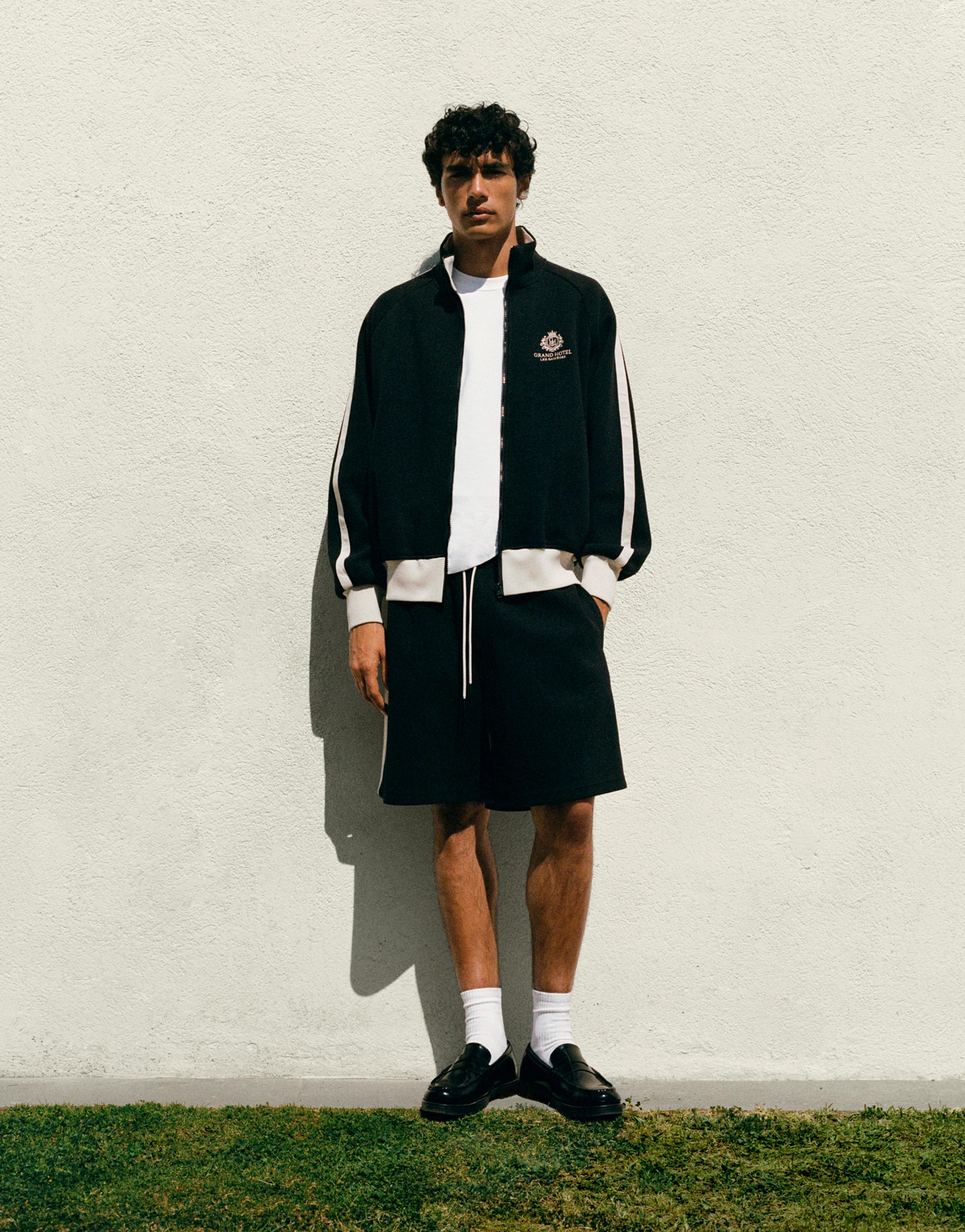 Paneled Bermuda shorts — Black