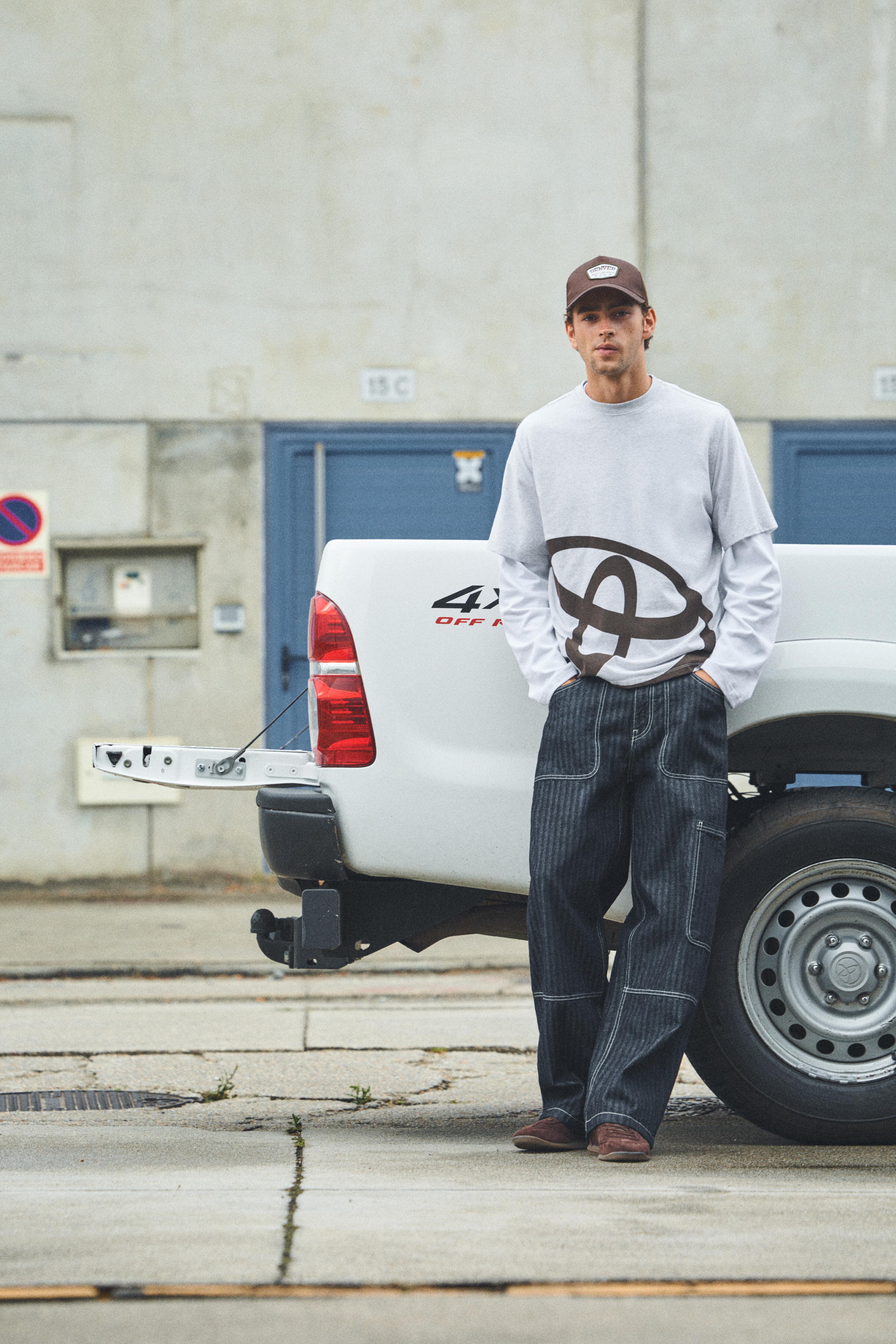Striped relaxed-fit cargo jeans — Navy
