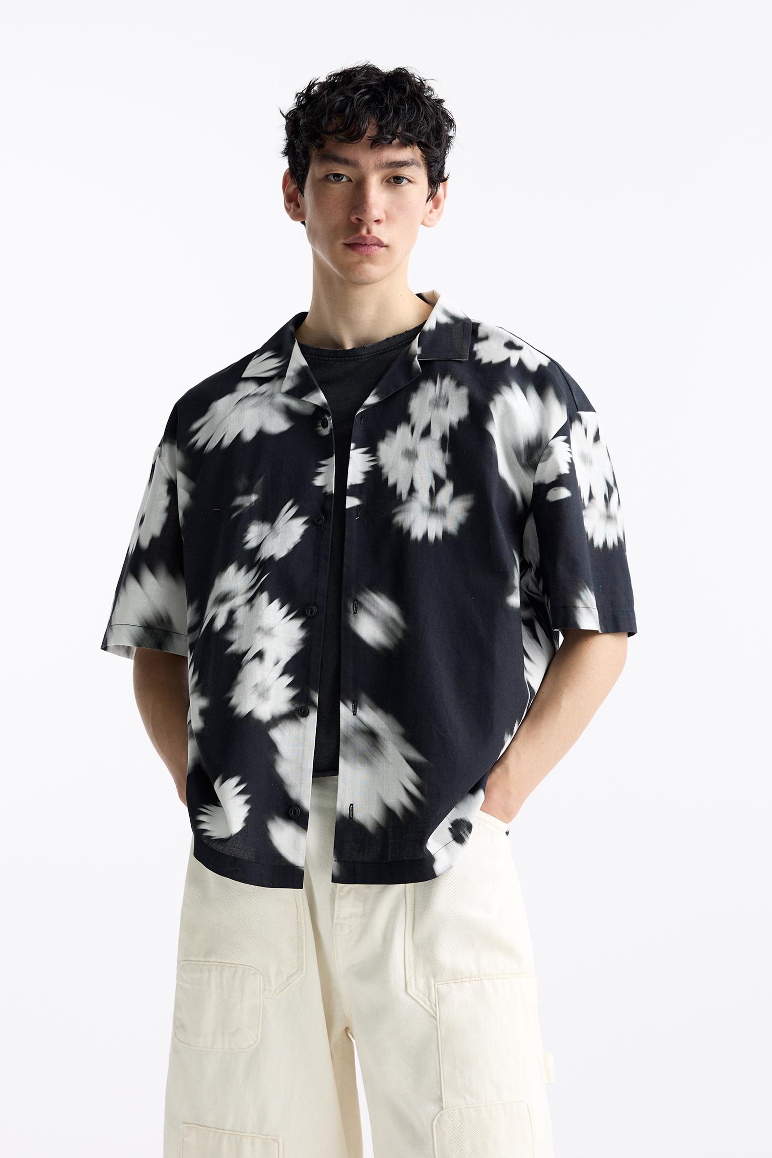 Camisa manga corta flores PULL BEAR