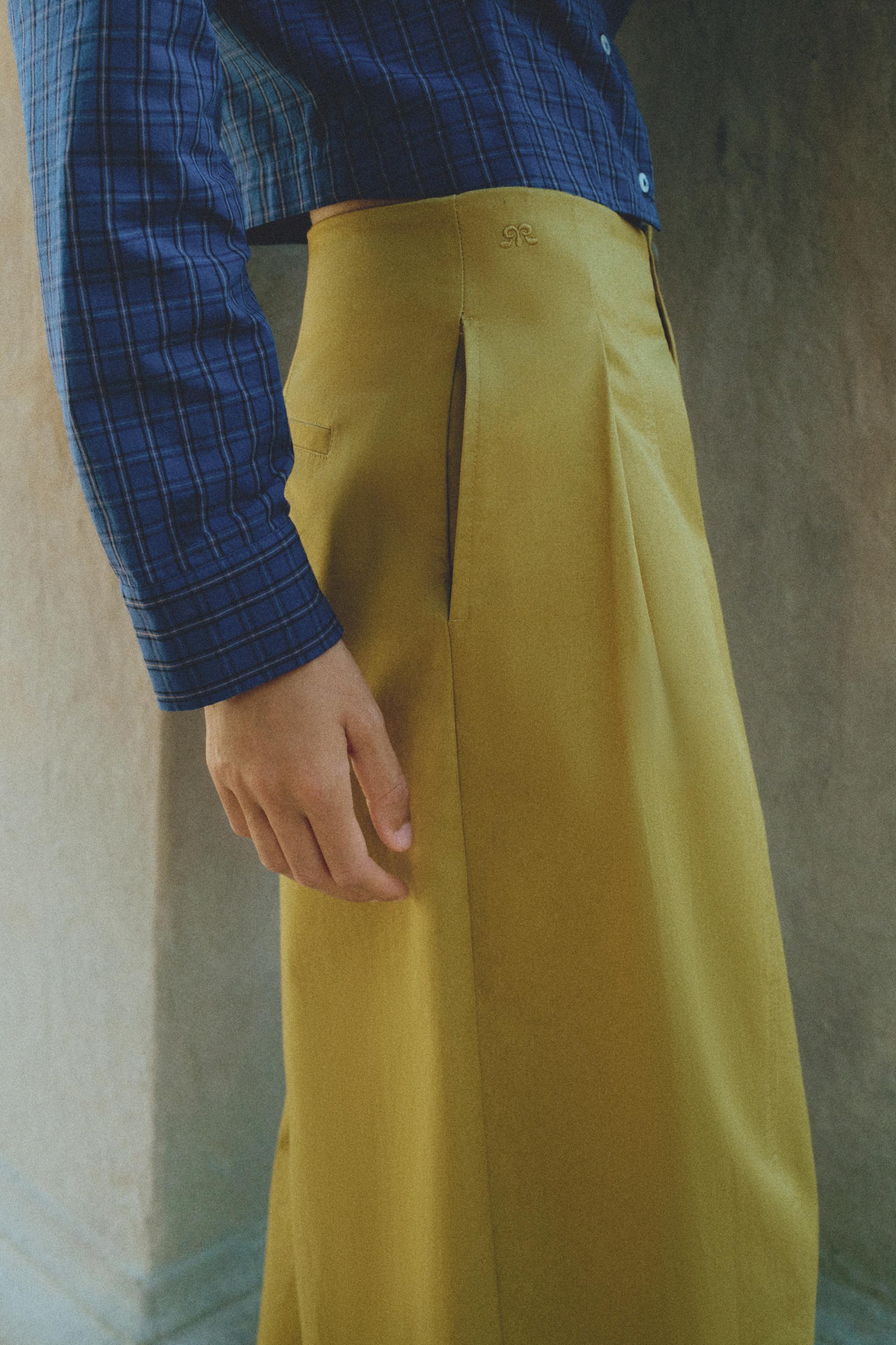 Darted barrel trousers — Olive