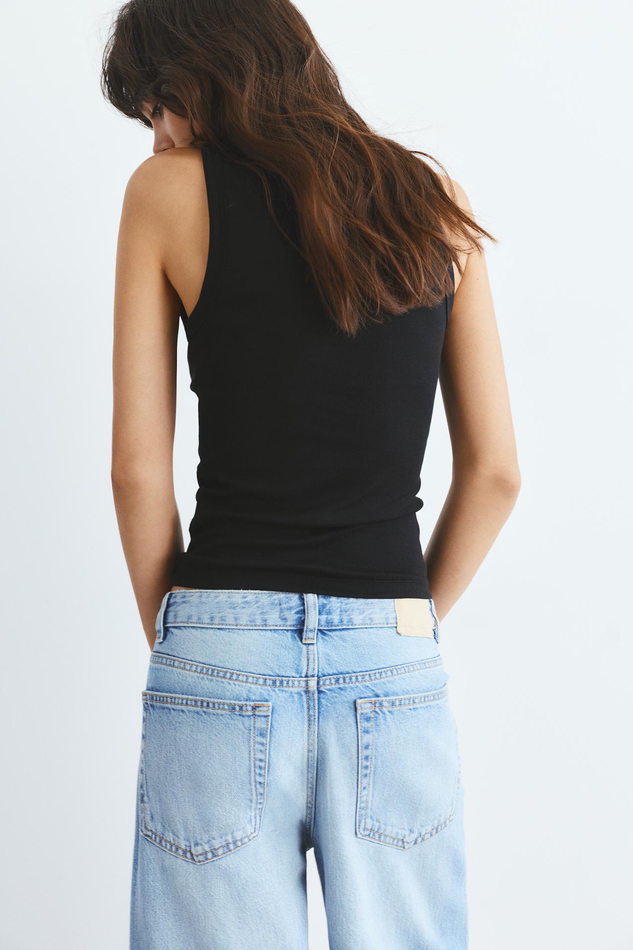 Round neck tank top — Black