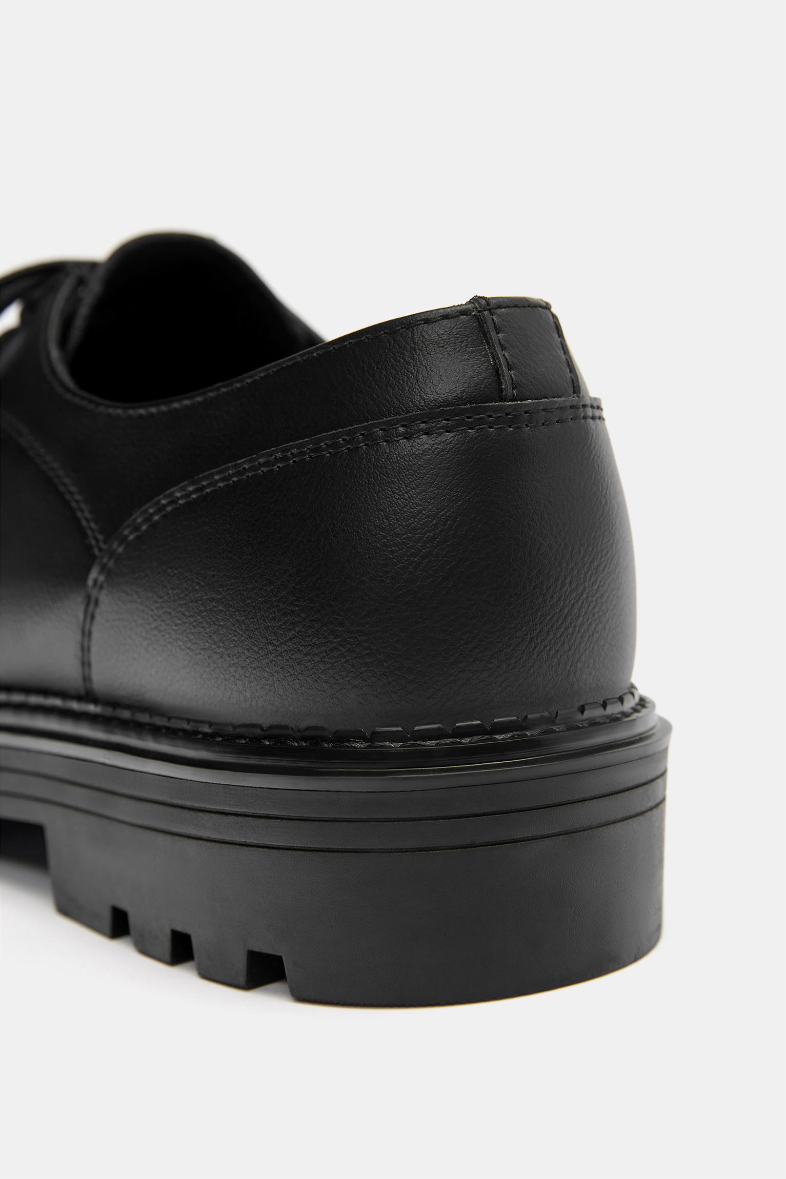 Lace-up flat shoes — Black