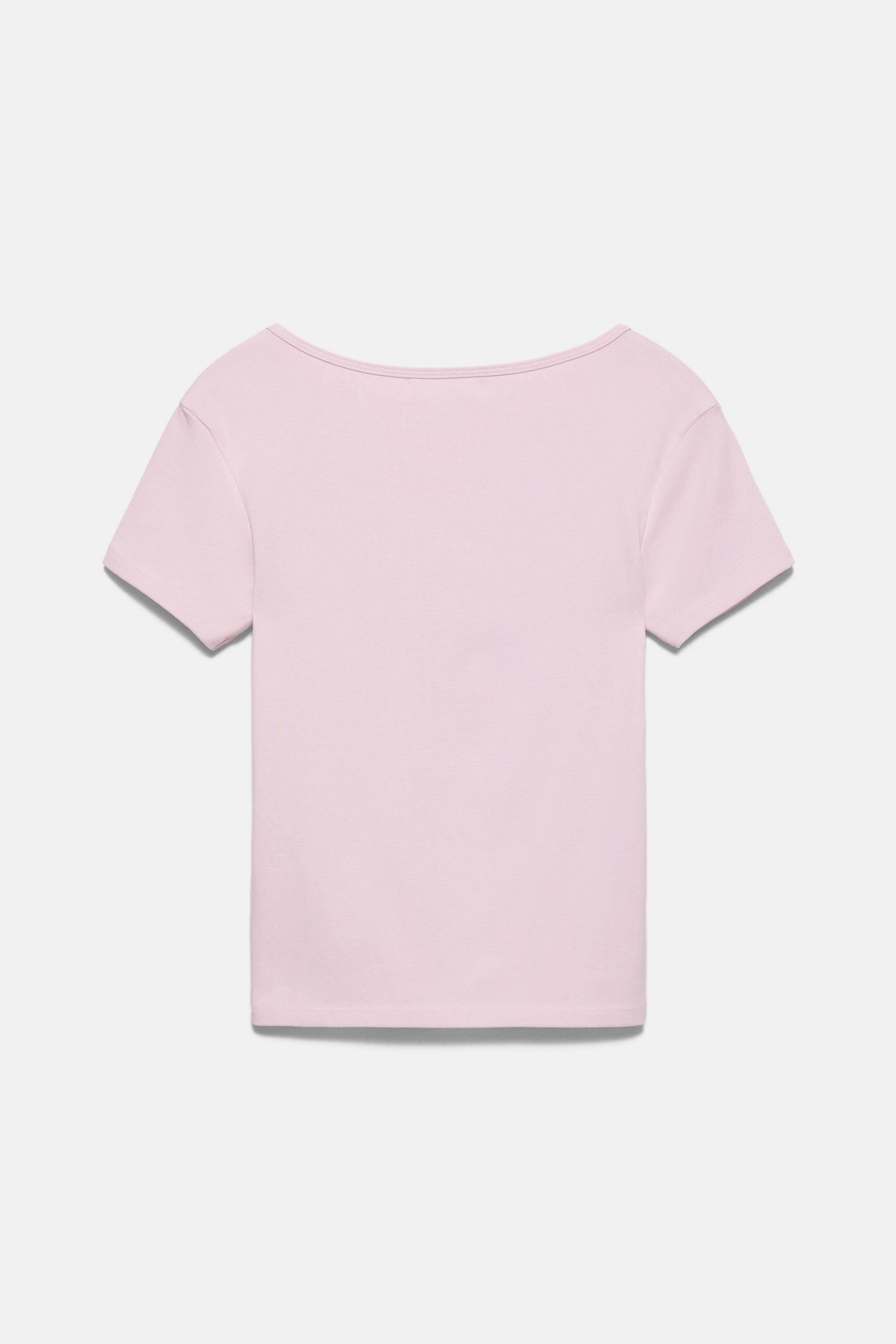 V-neck T-shirt