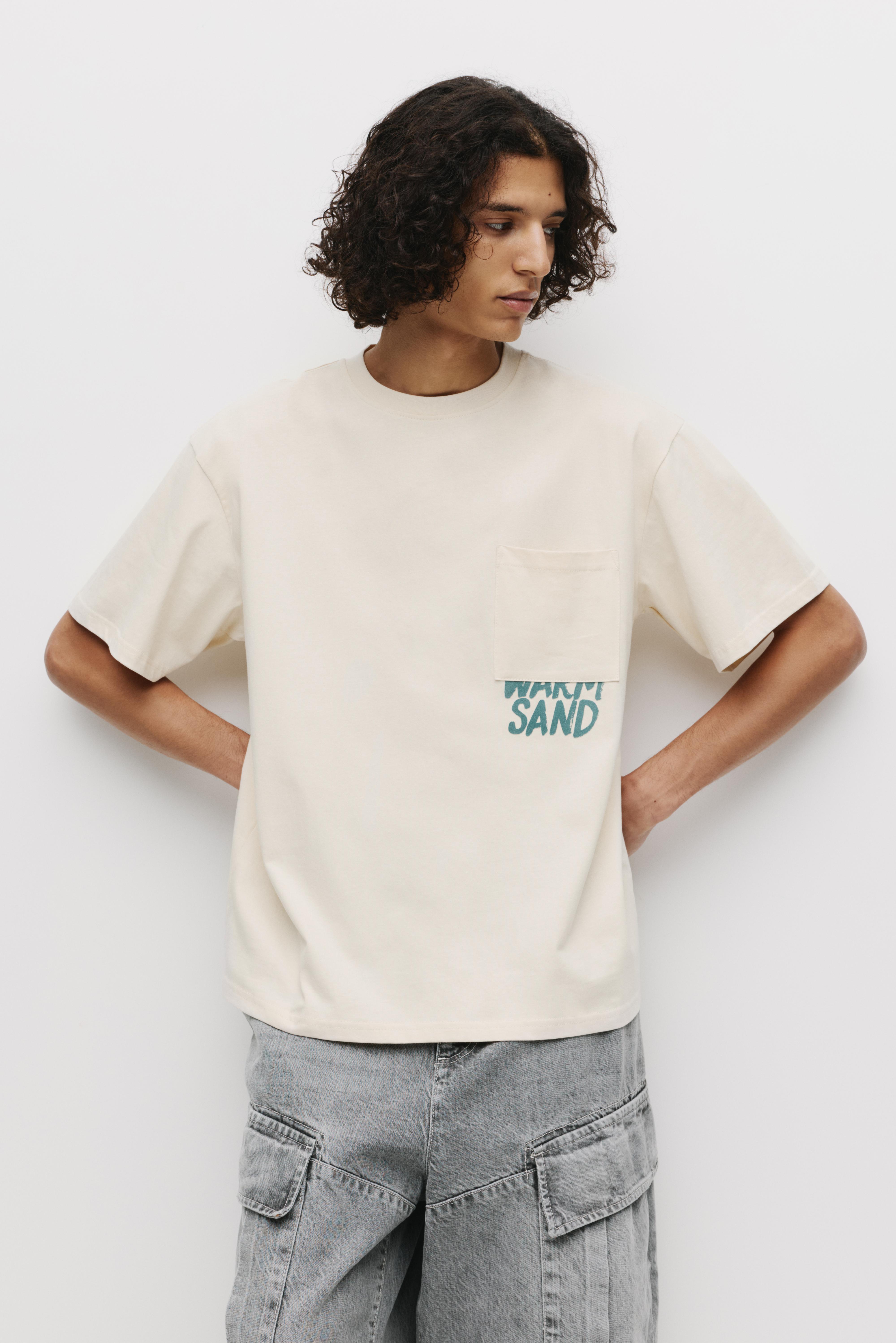 Beiges T-Shirt Mit Tasche