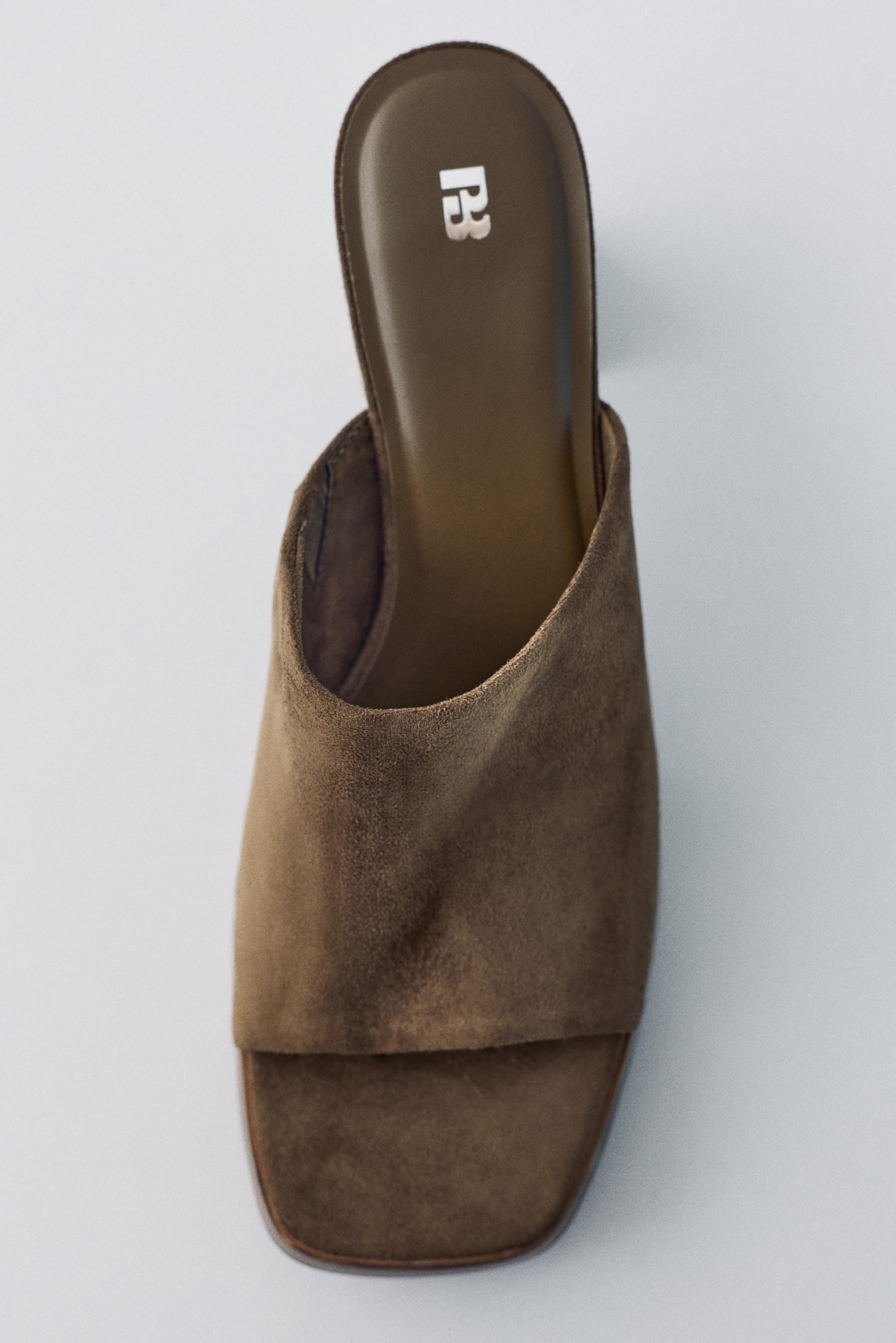 Heeled clogs — Khaki
