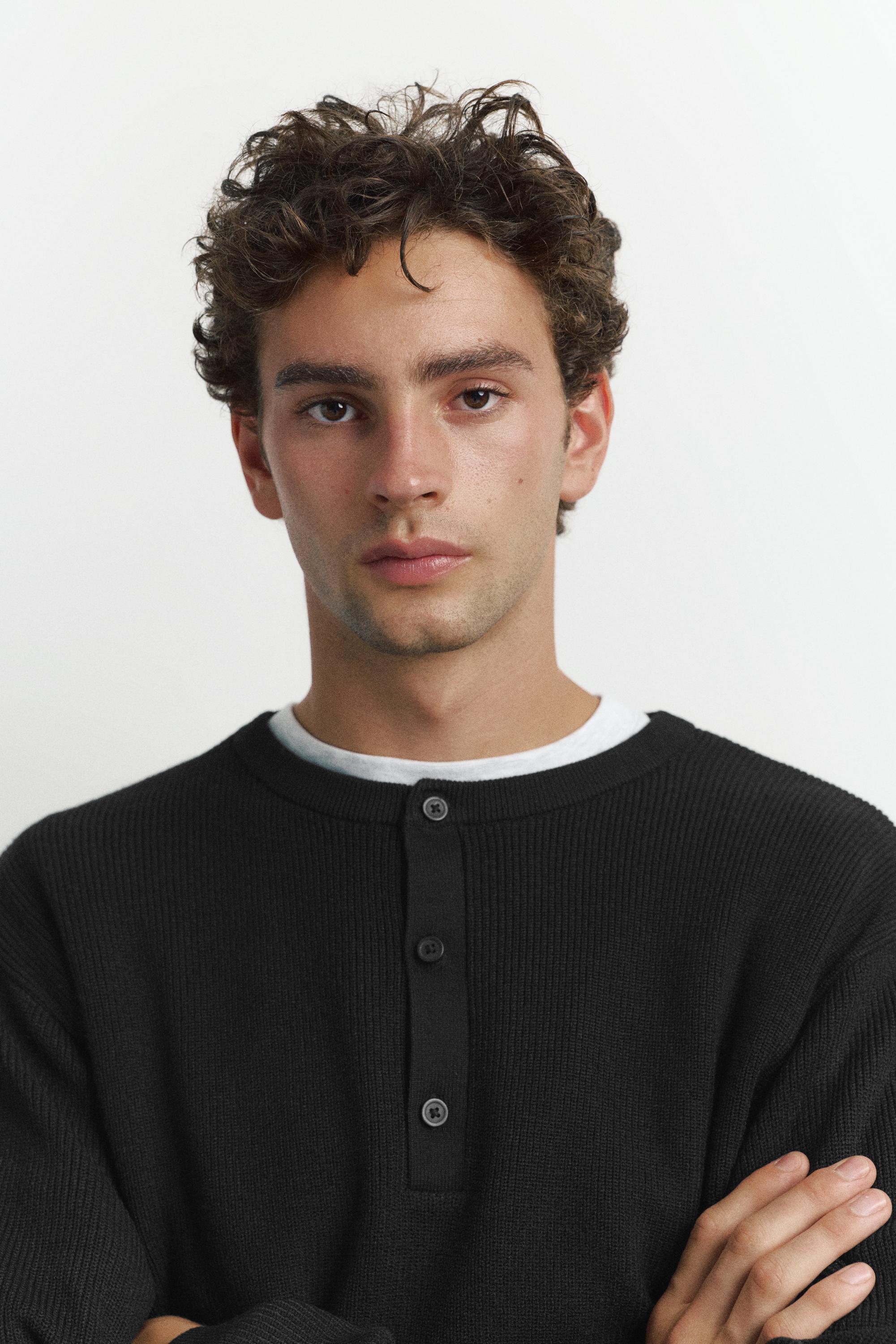 Henley neck jumper — Black