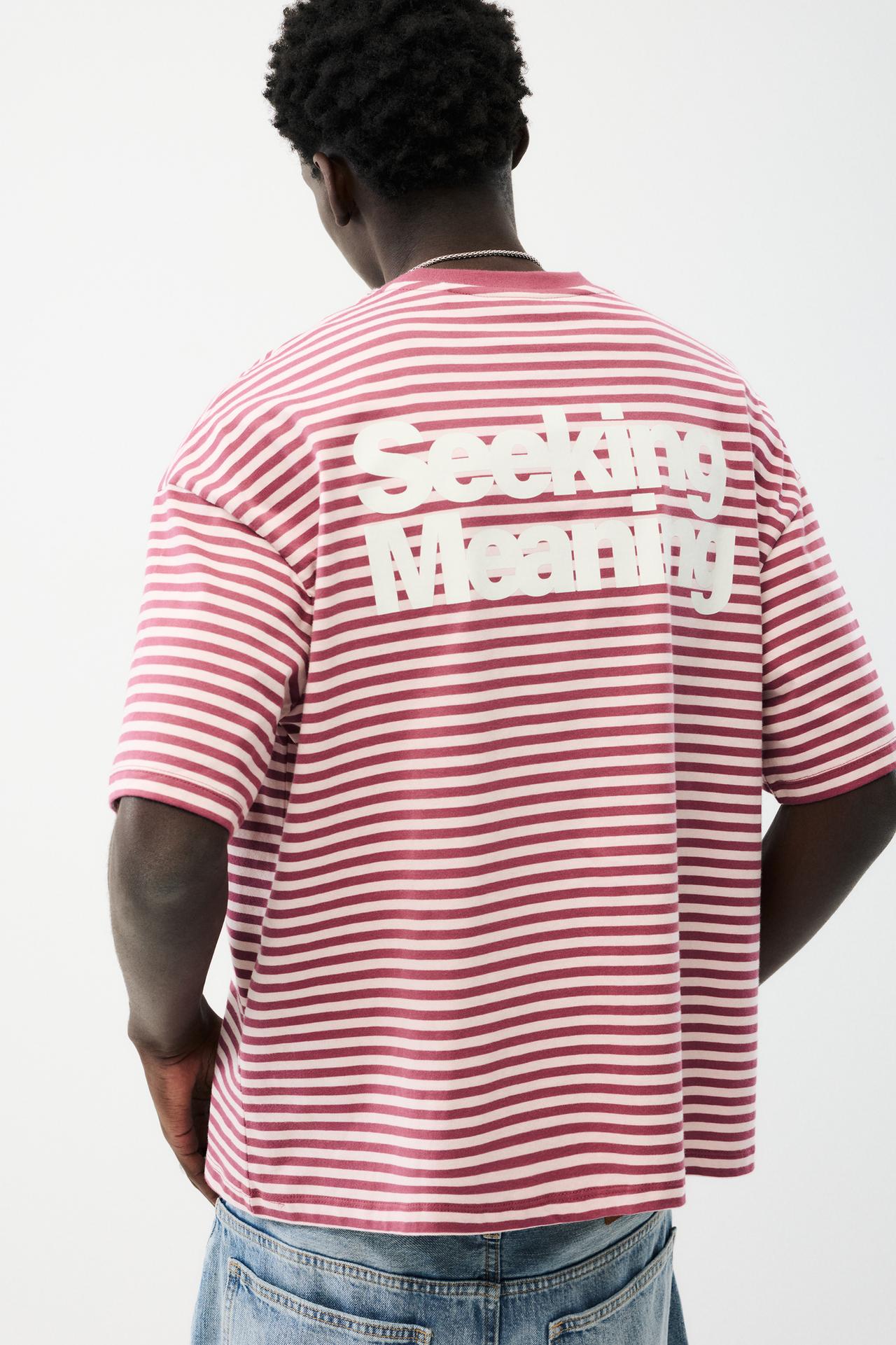 Striped T-shirt with text — Burgundy