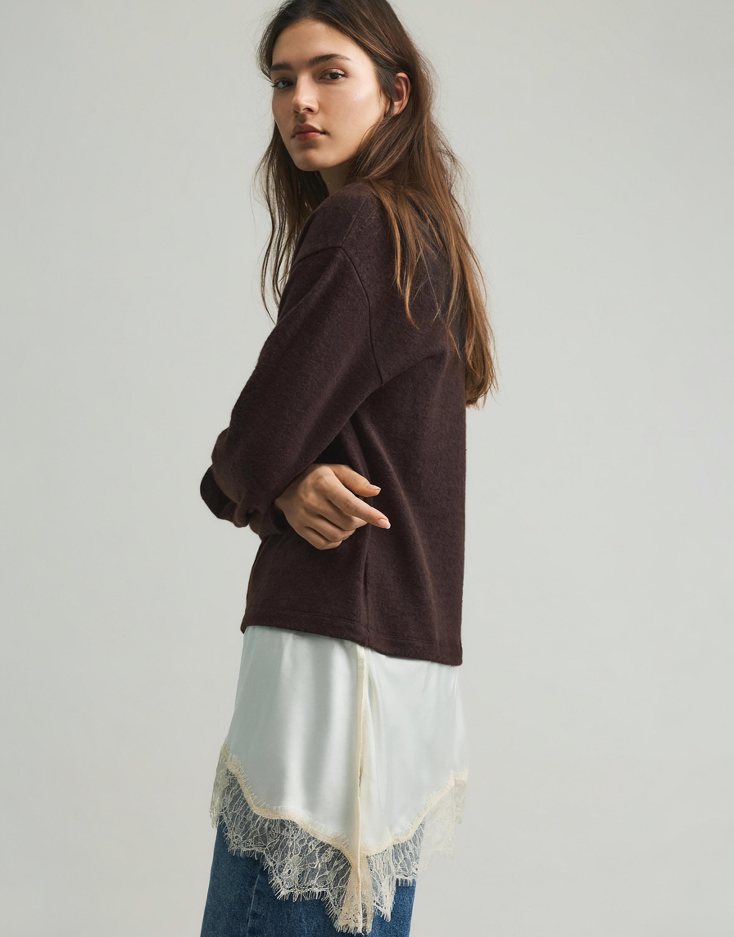 Fine lace combined jumper — Brown