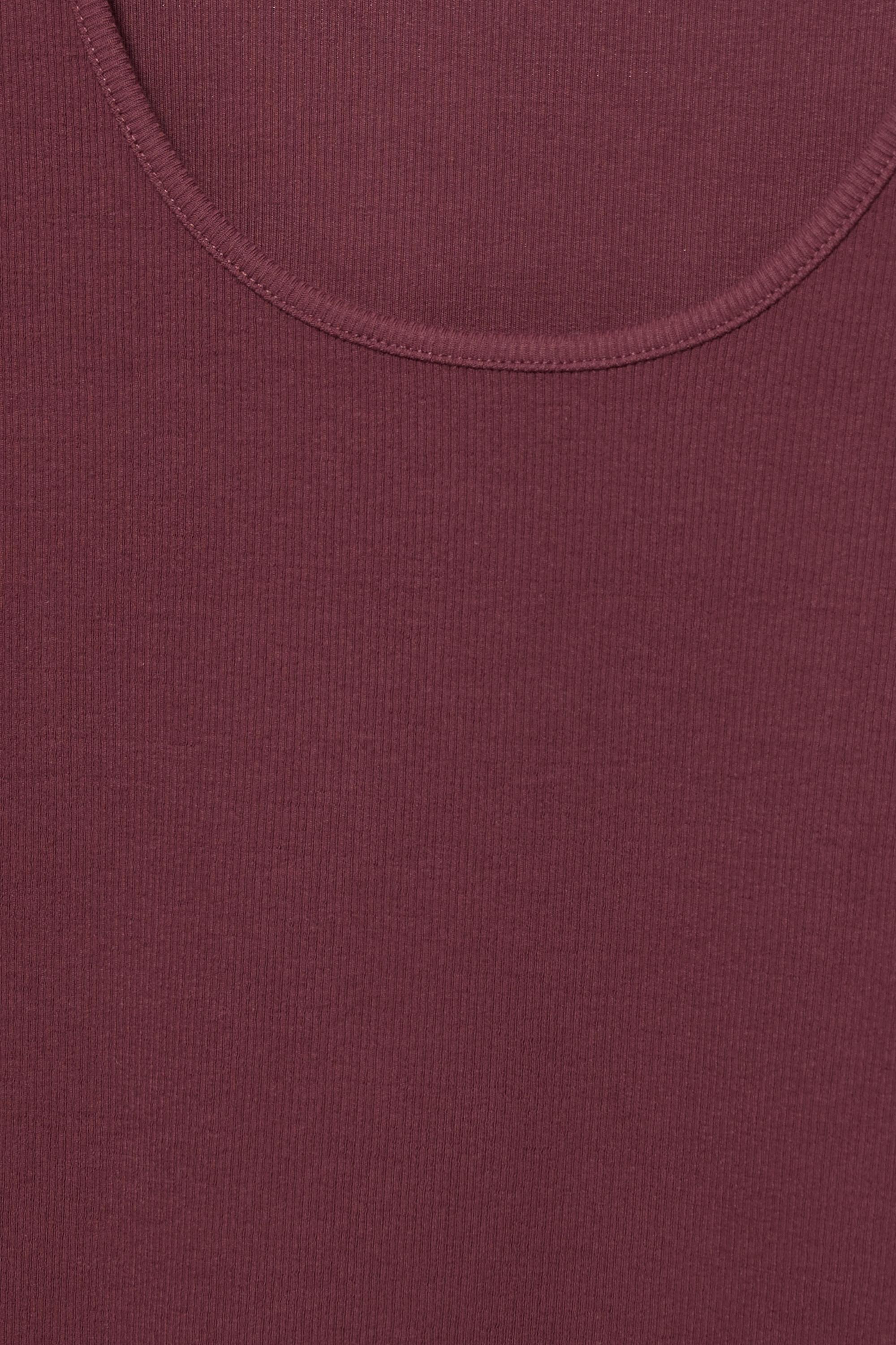 Ribbed round neck T-shirt — Burgundy