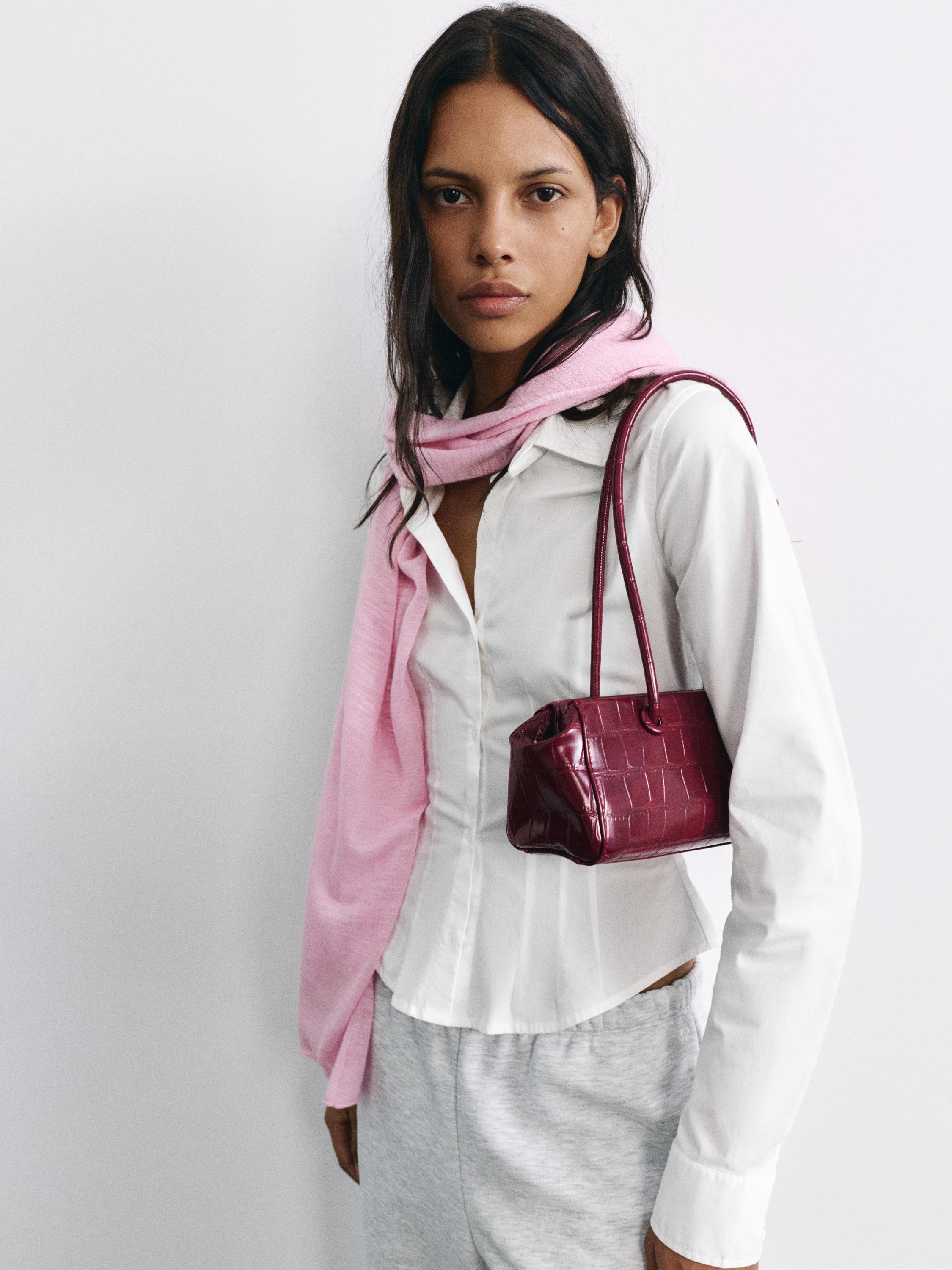 Textured shoulder bag — Red