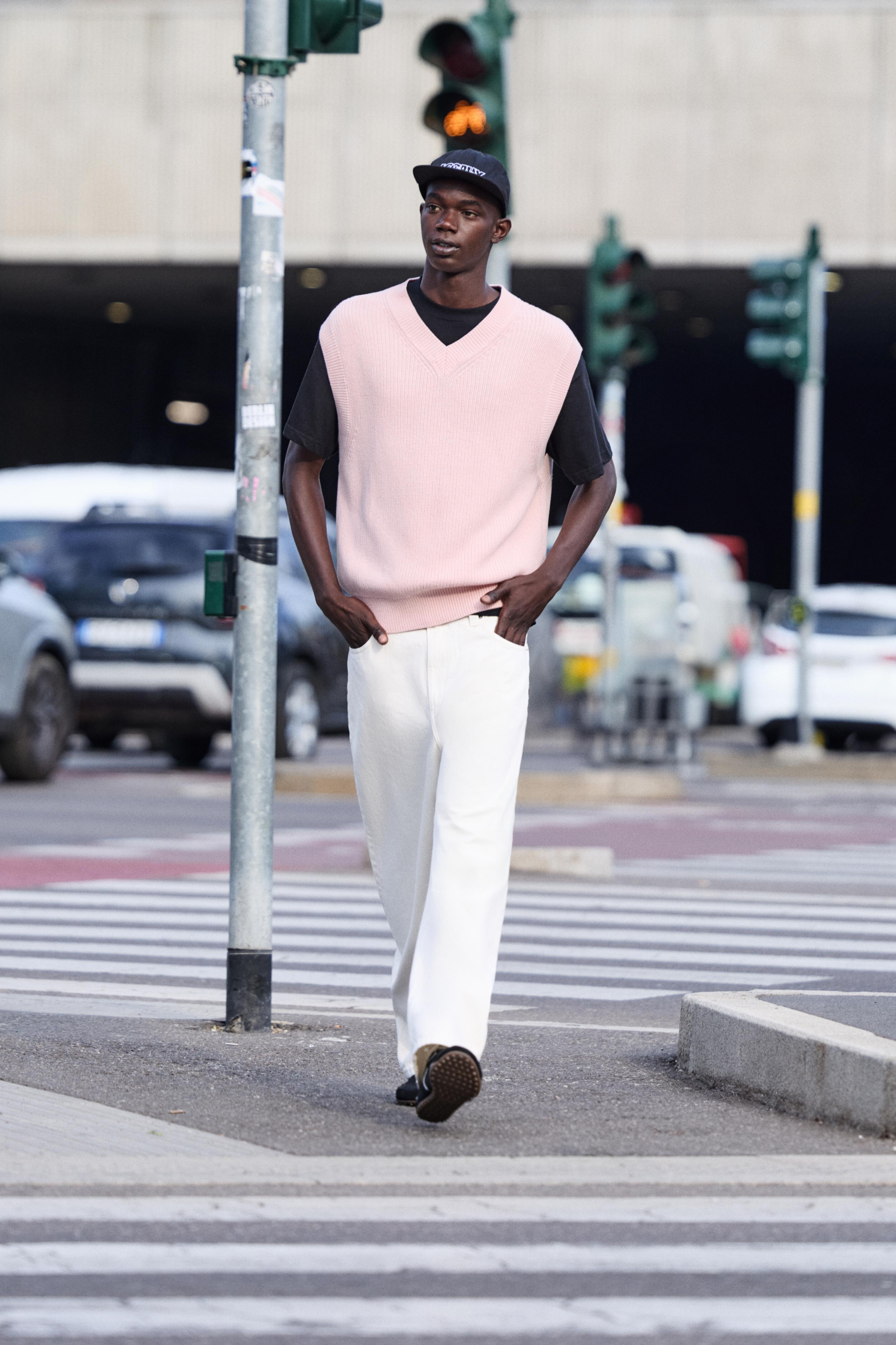 Knit vest — Pastel pink