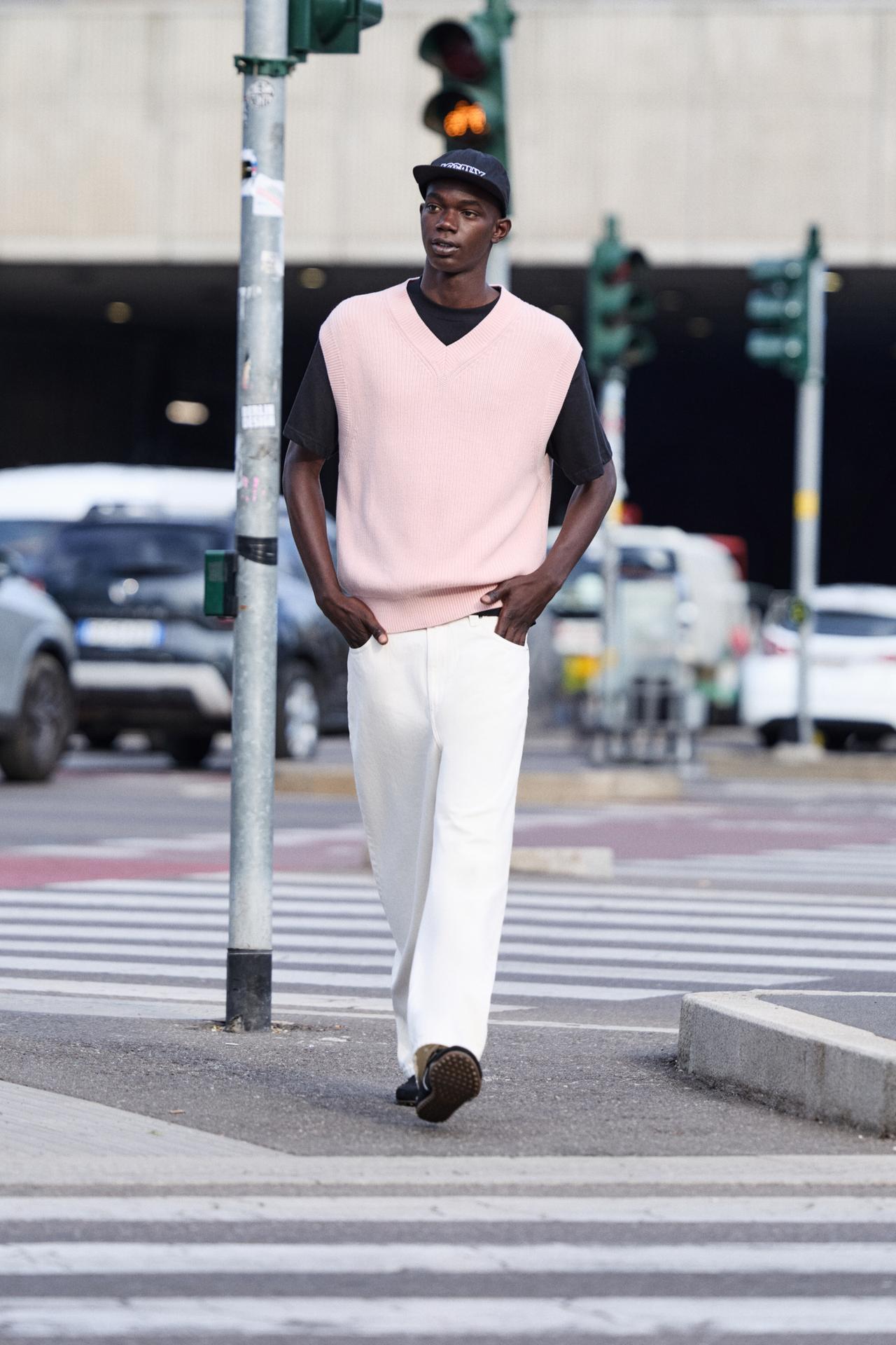 Knit vest — Pastel pink