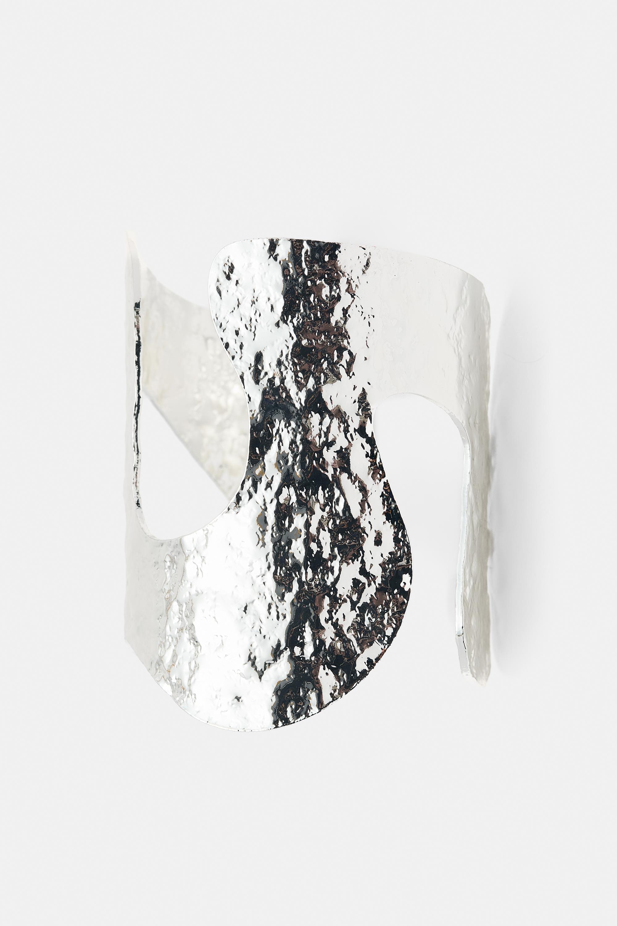 Curved textured cuff — Silver