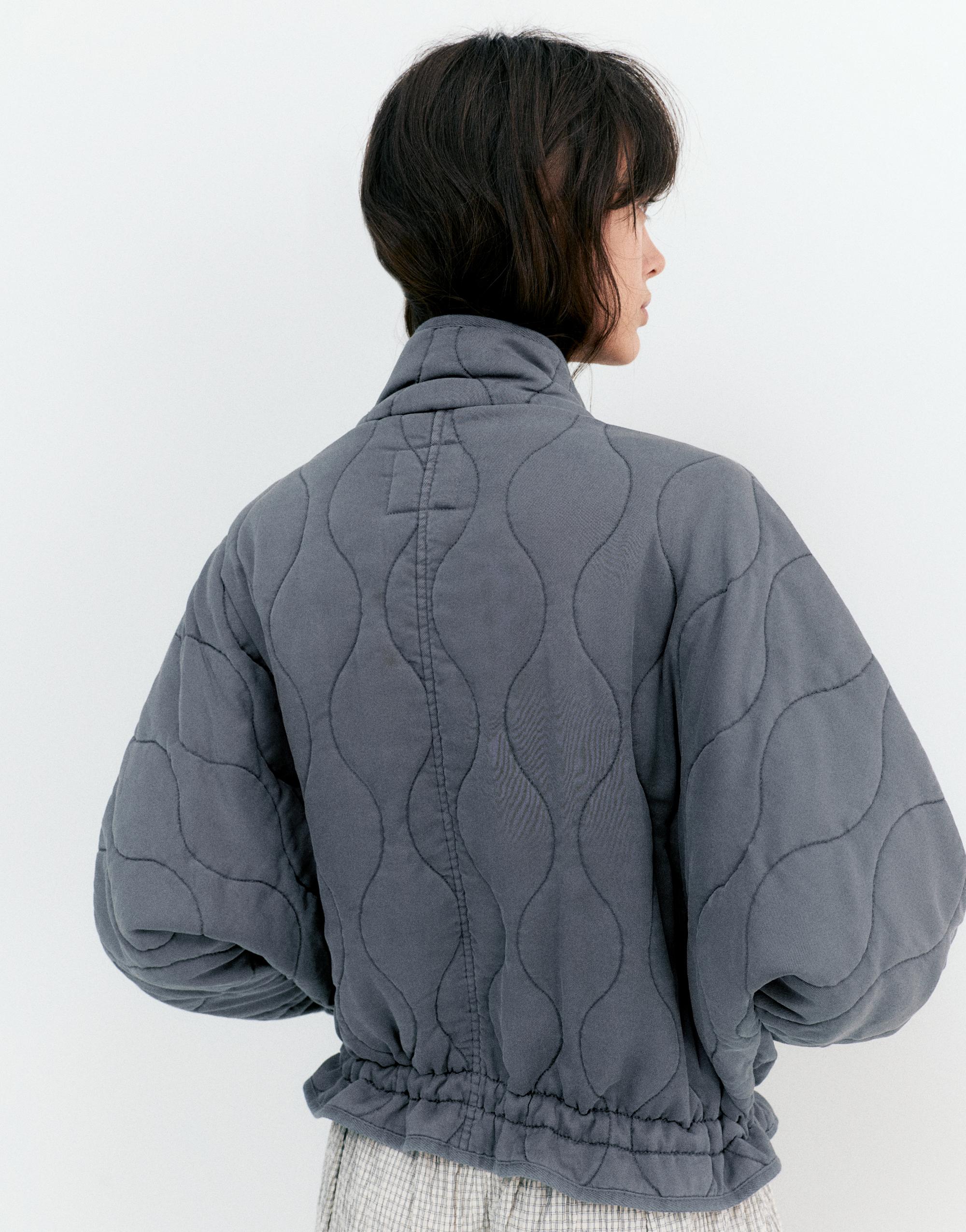 Dik yaka şişme mont - Görsel 13