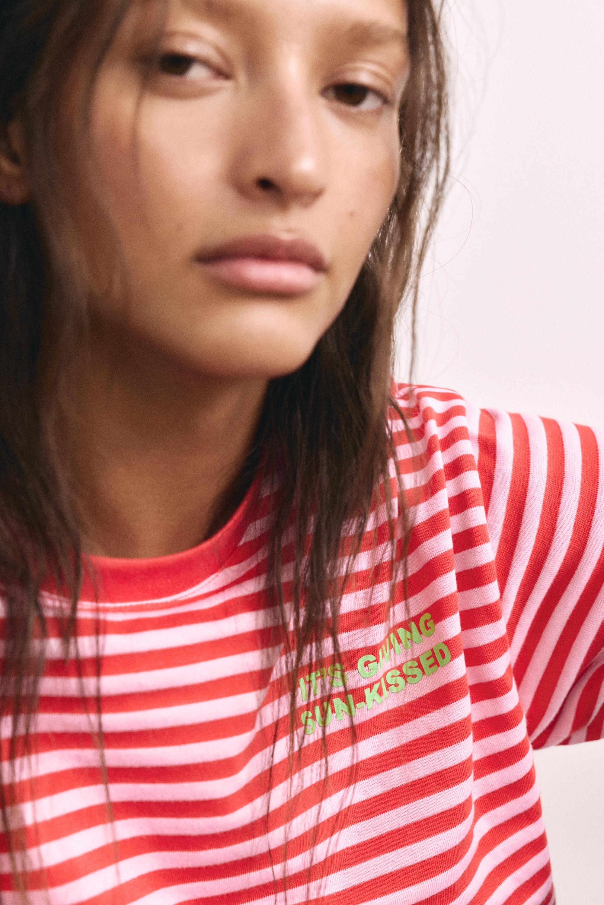 Striped T-shirt with text — 0-964