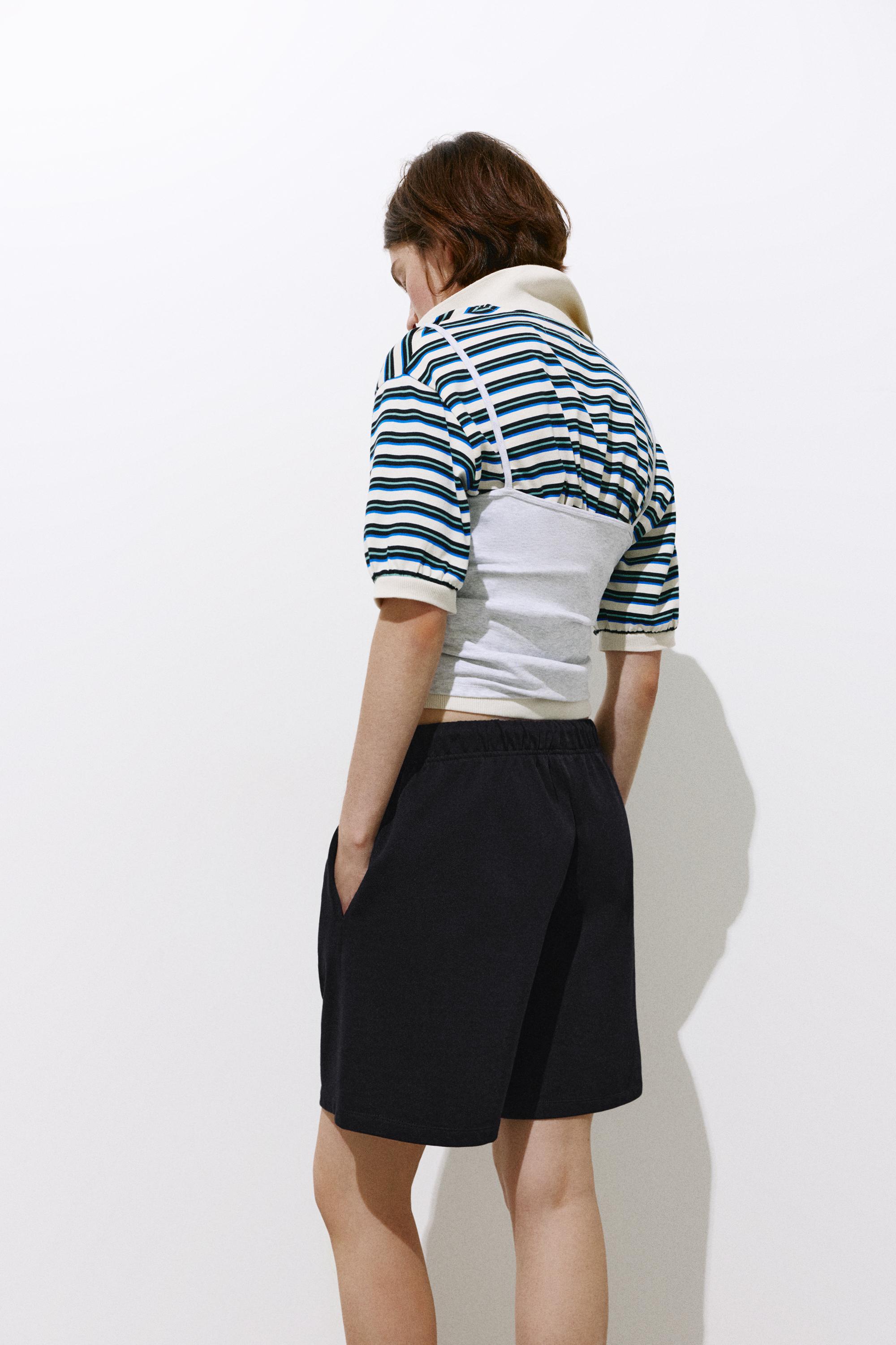 Bermuda shorts with elasticated waistband — Black