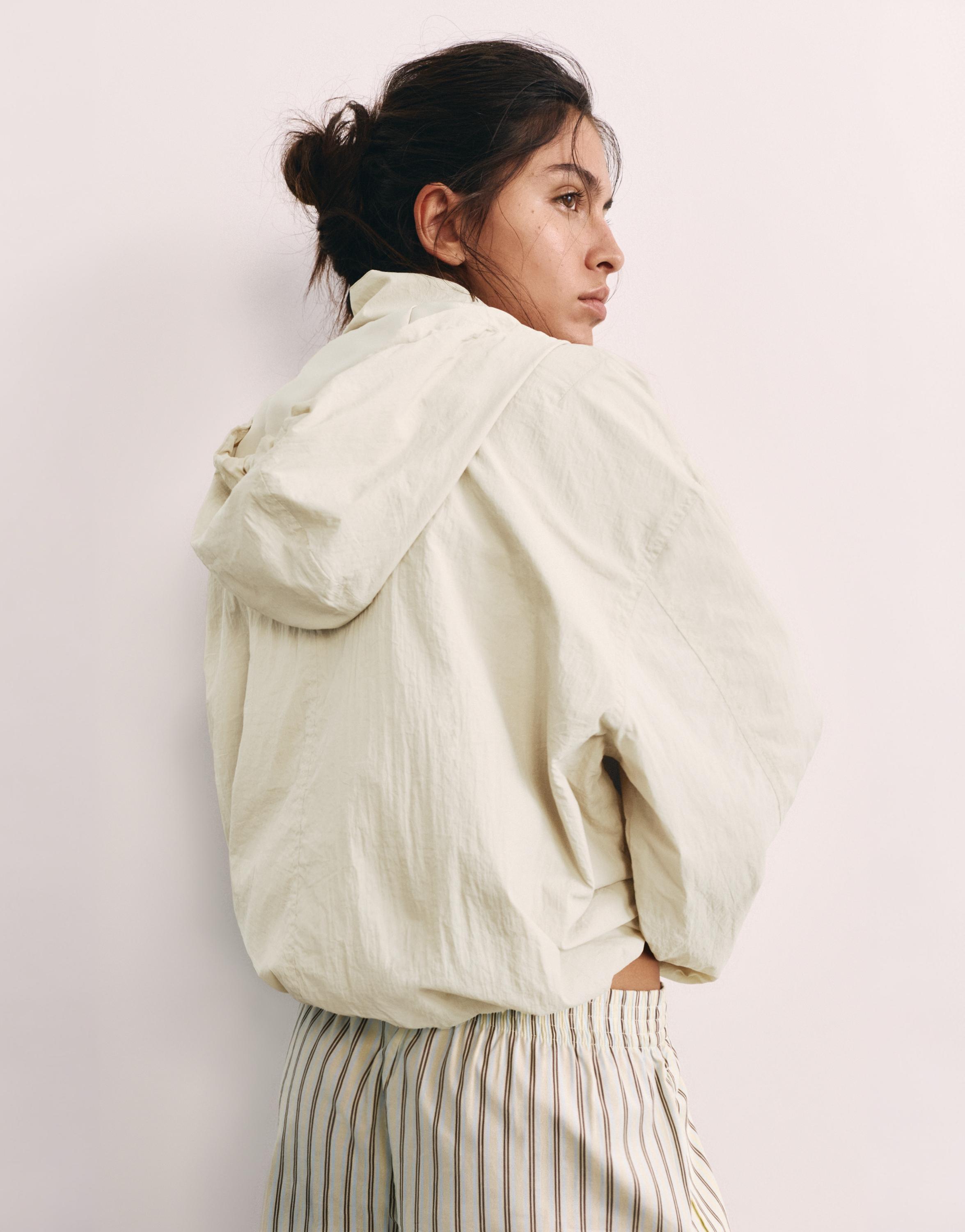 Lightweight hooded jacket — Sand