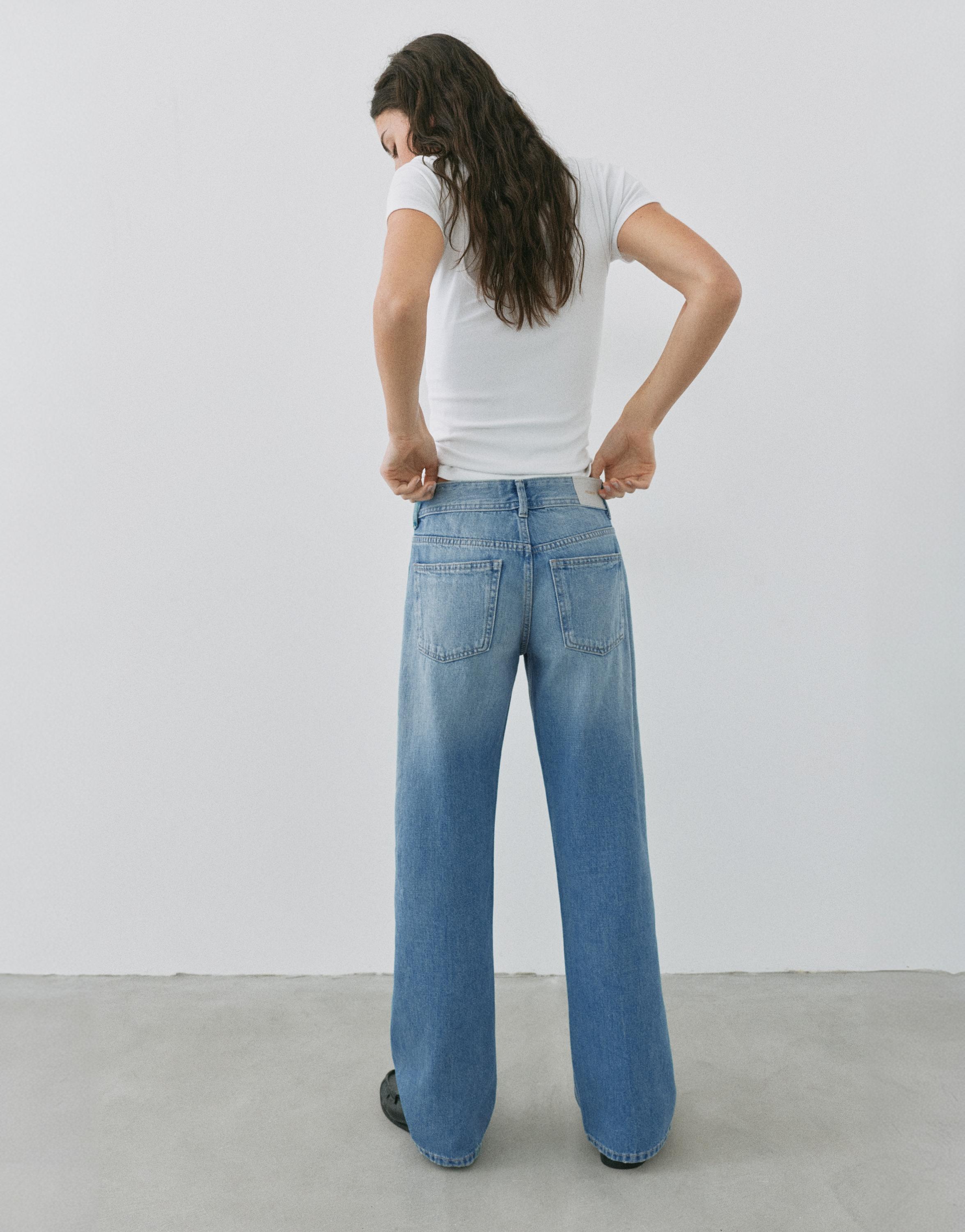 Low-rise straight-leg jeans — Indigo