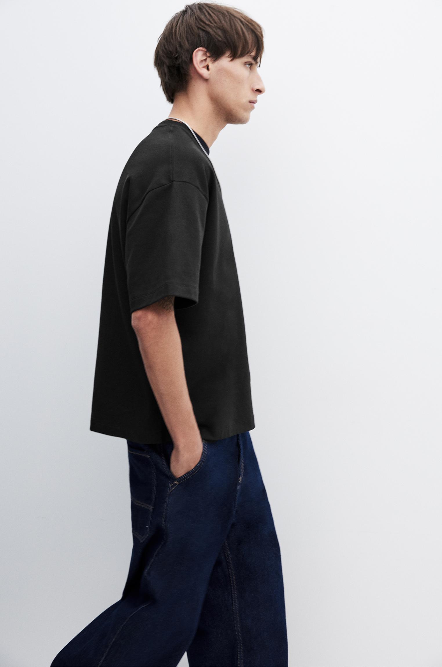 Boxy T-shirt — Black