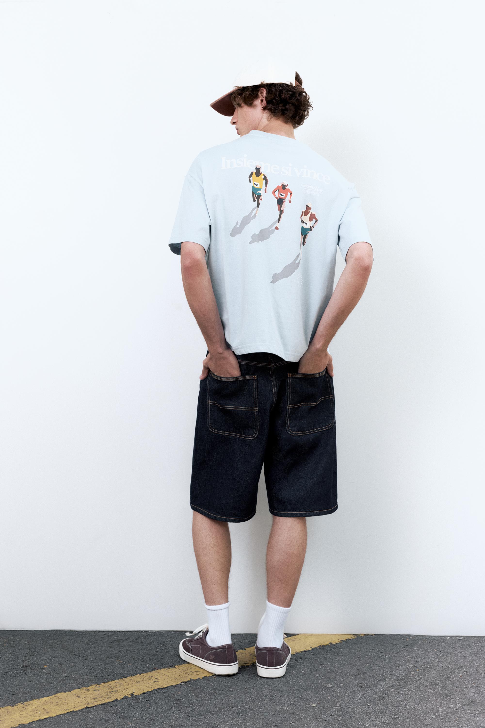 Boxy-fit T-shirt with graphic — Pale blue