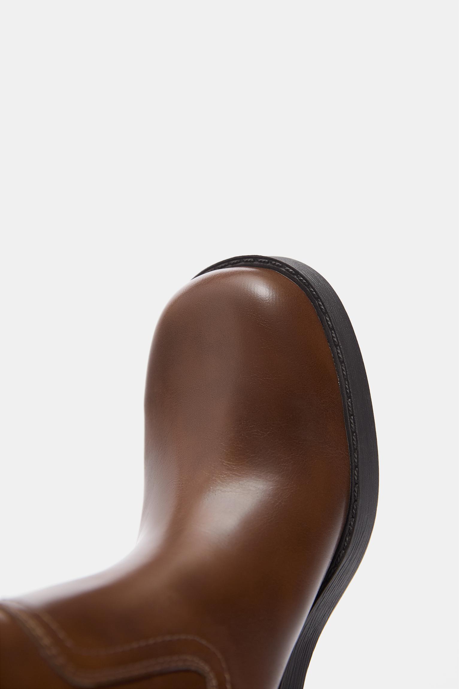 High-heel boots — Brown