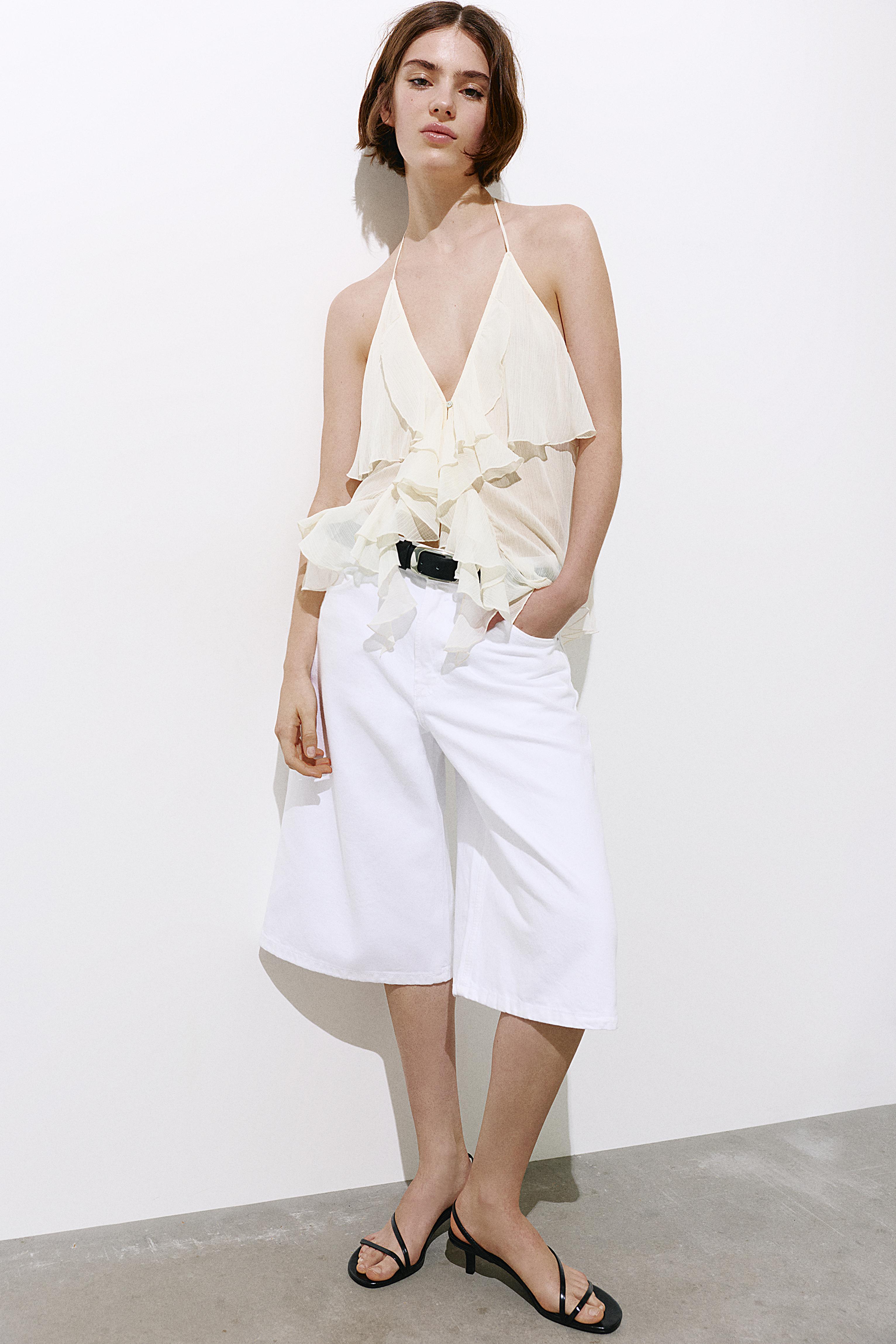 Halter top with ruffles — Sand