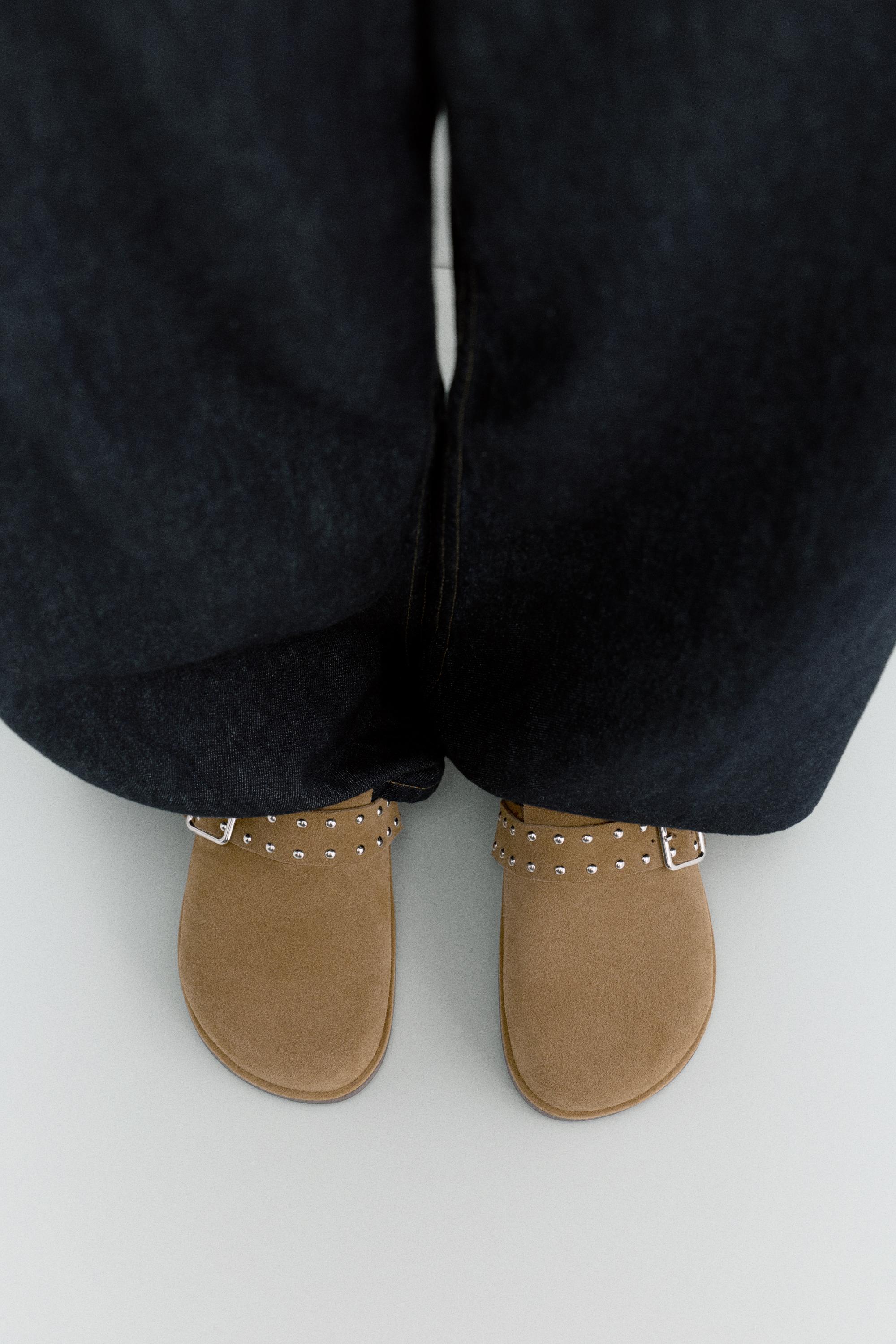 Leather studded clogs — Sand