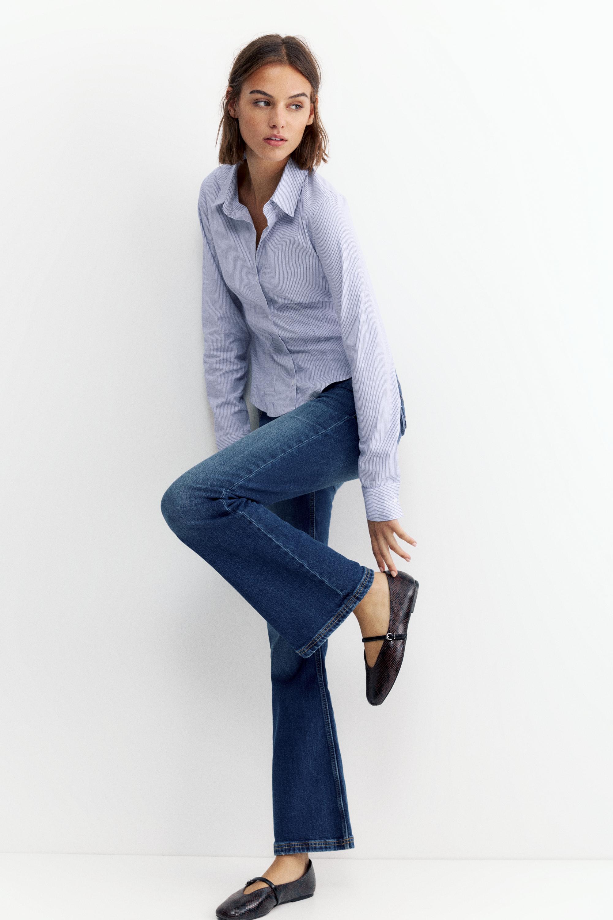 Fitted wide-cuff shirt — Blue/White