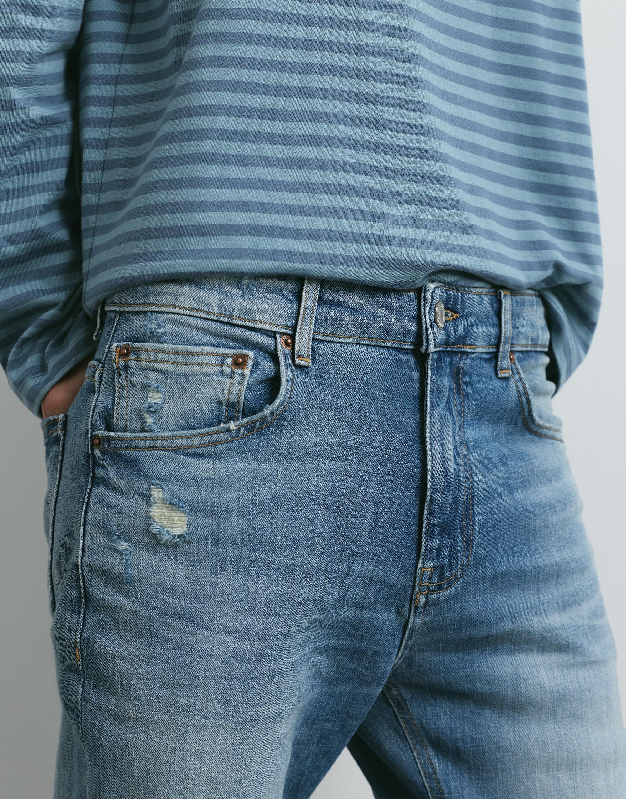 Ripped skinny jeans — Medium blue