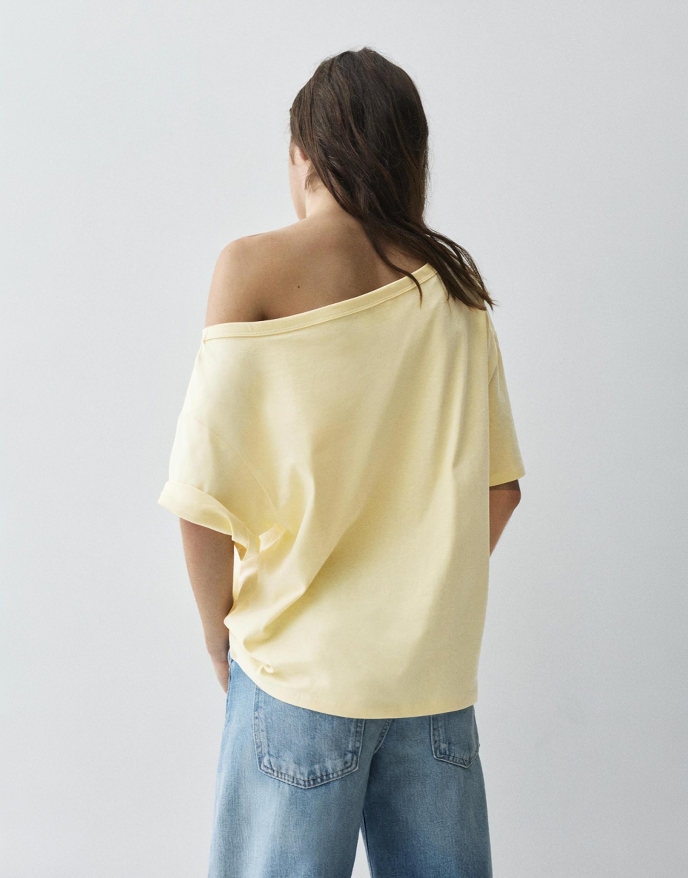 Asymmetric short sleeve T-shirt — Yellow