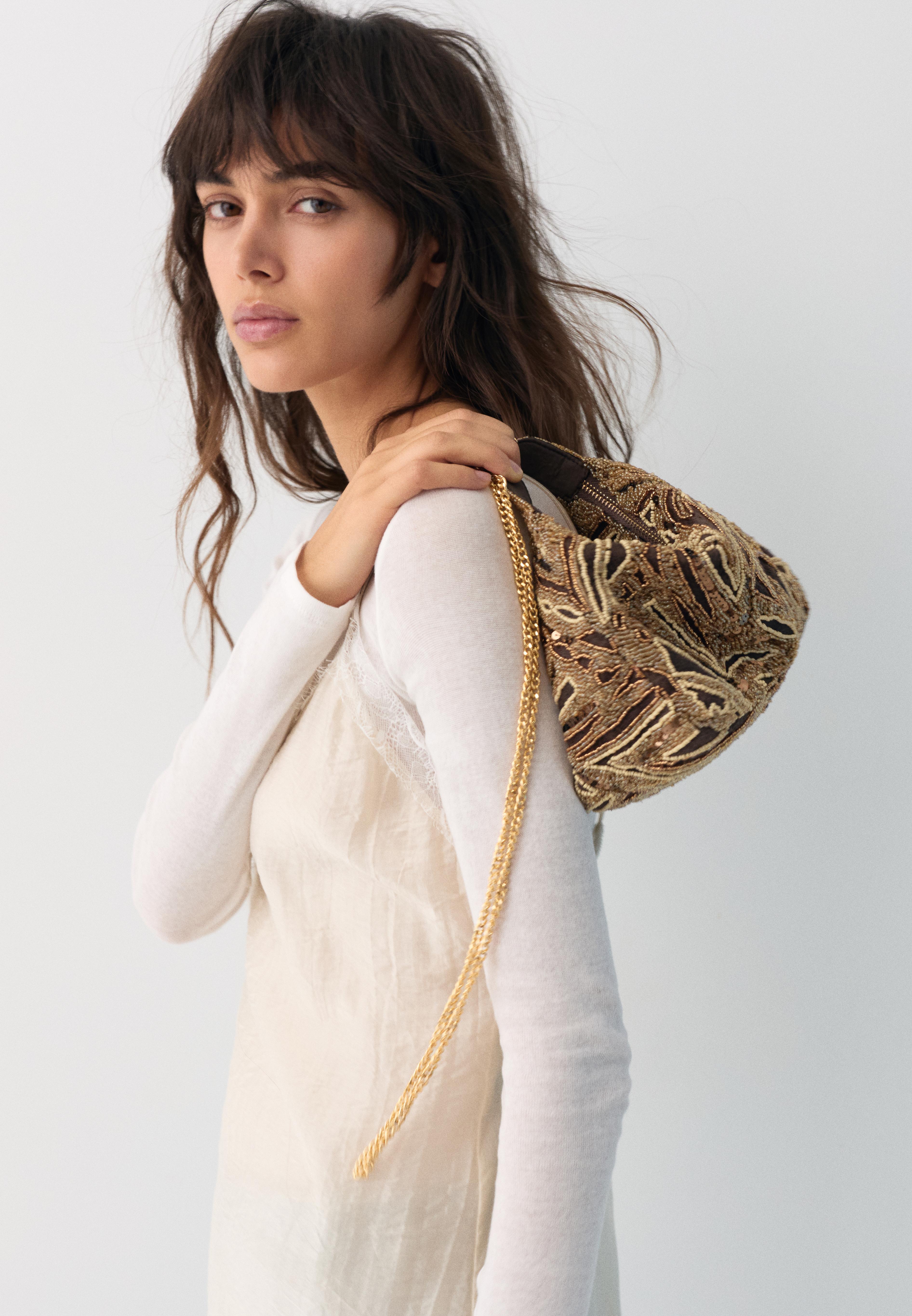 Beaded bag — Brown