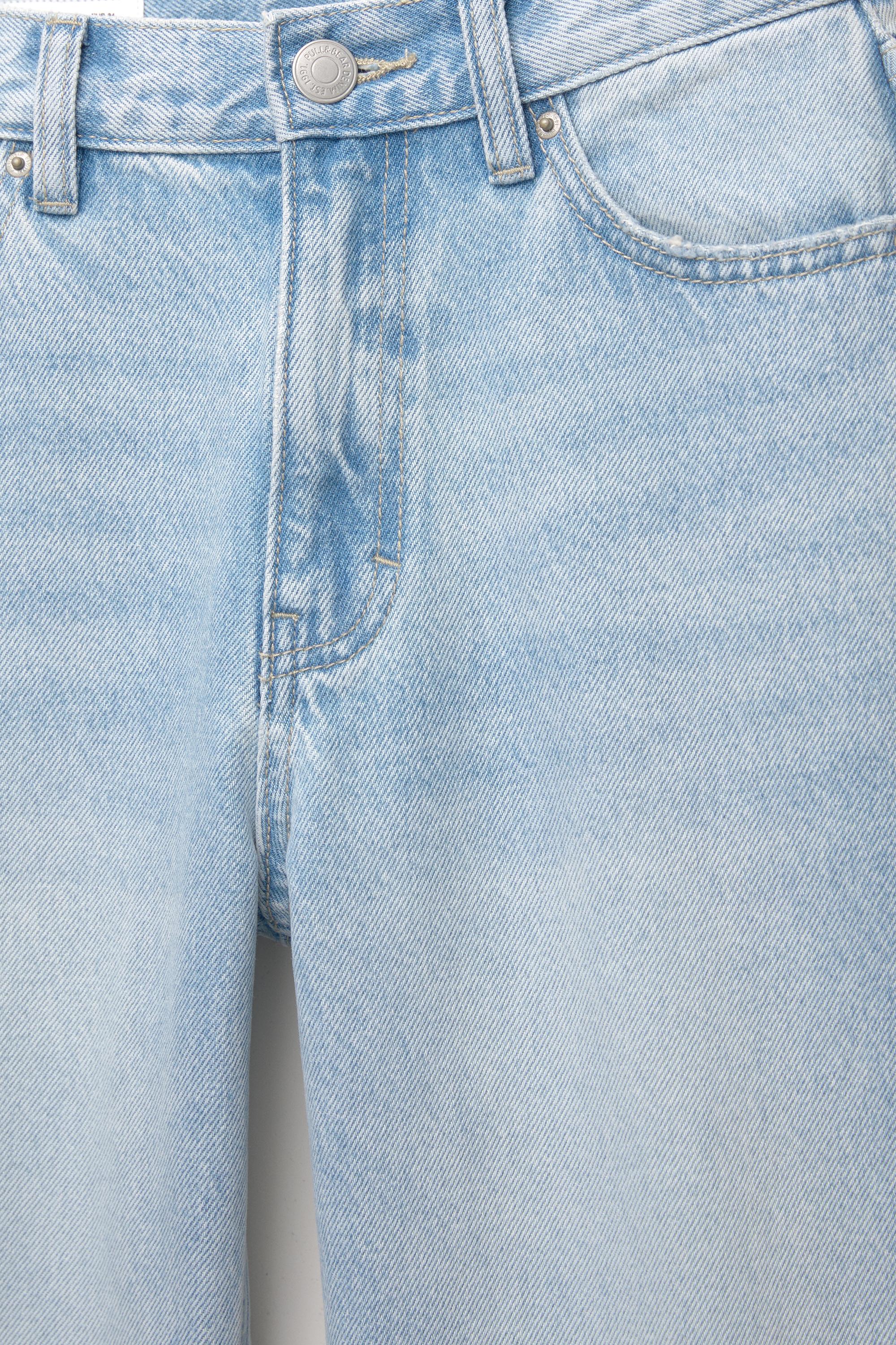 High-waist mom jeans — Pale blue