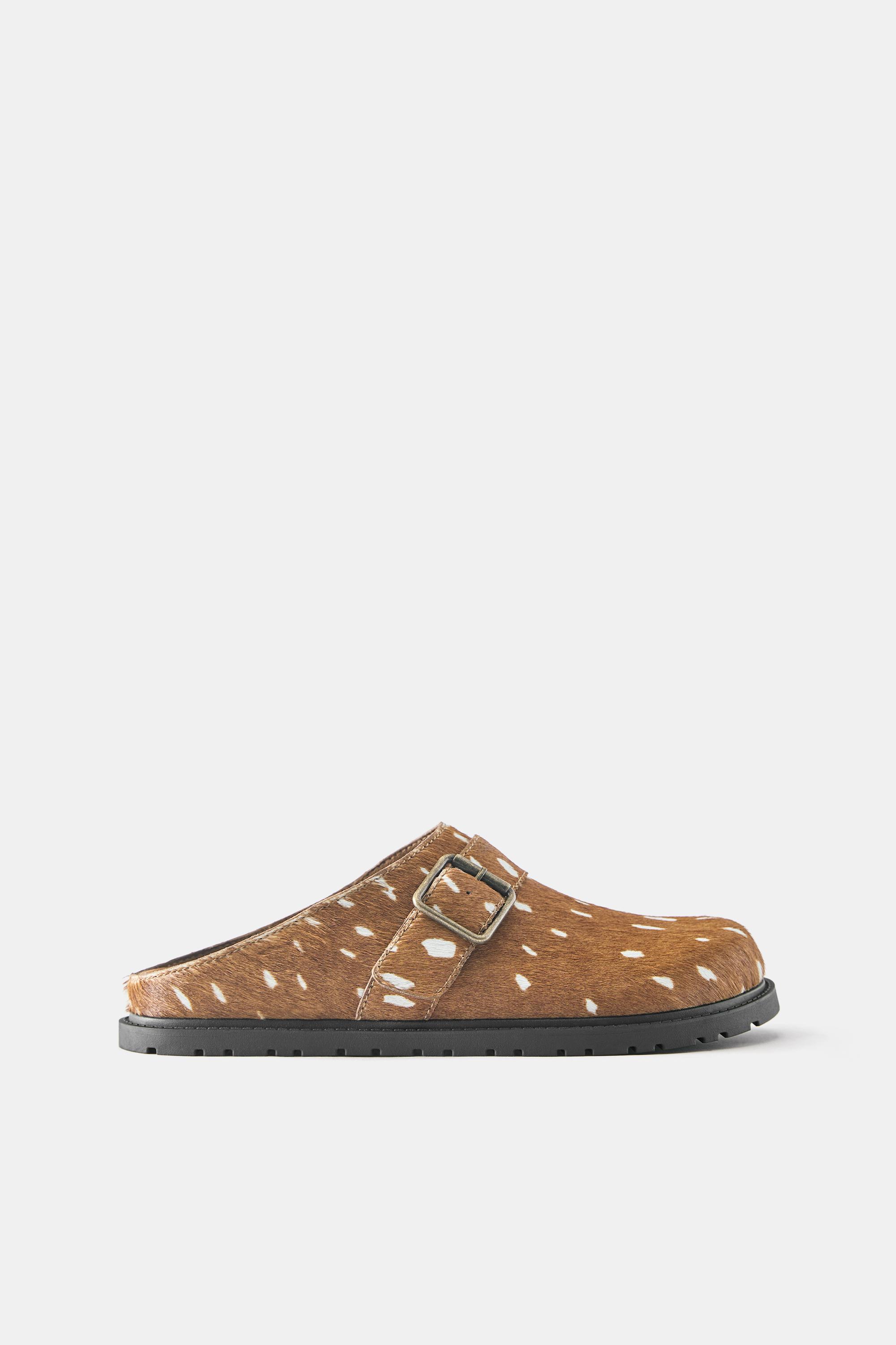 Leather buckle clogs — Brown