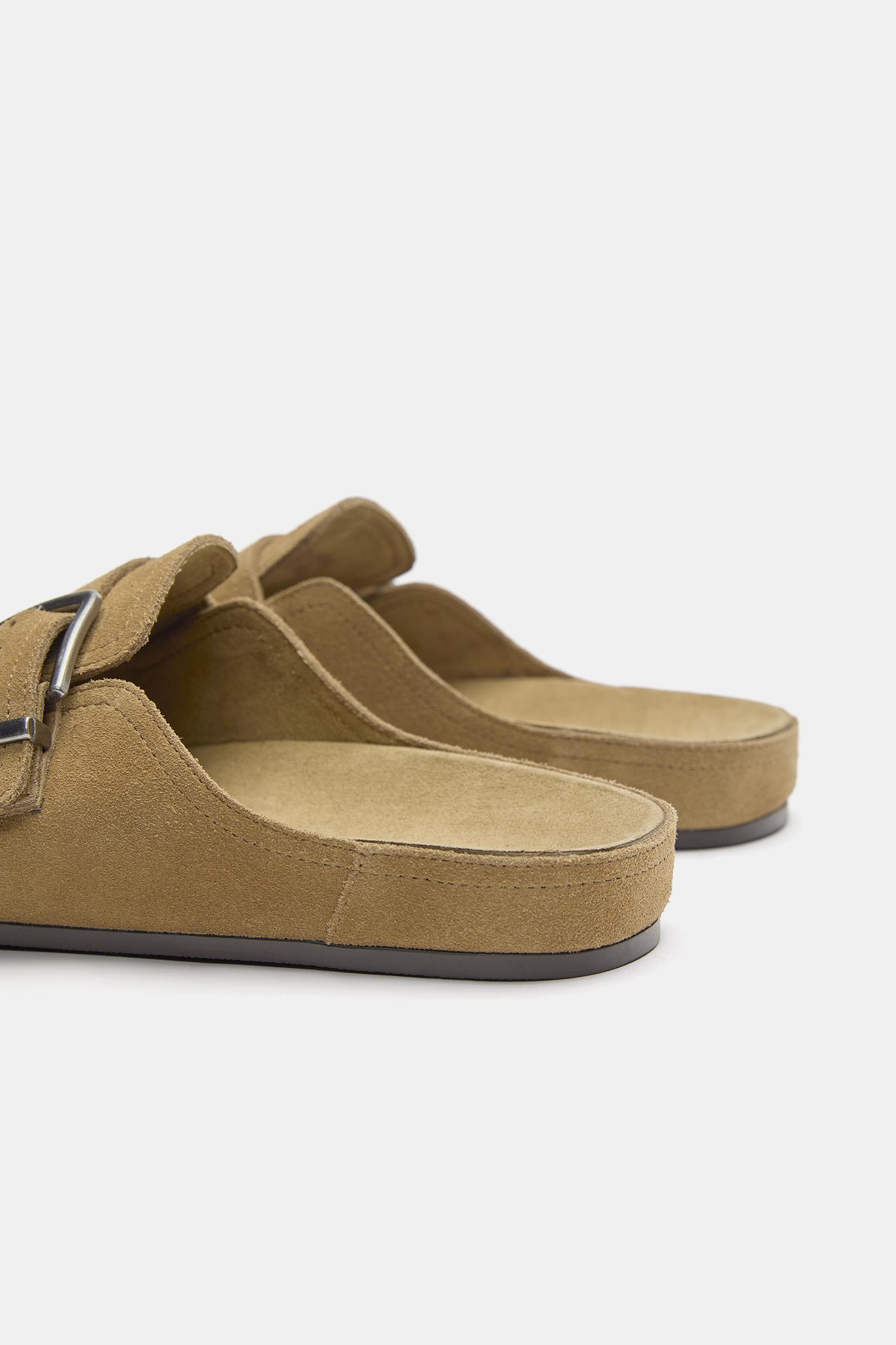 Leather buckle clogs — Sand