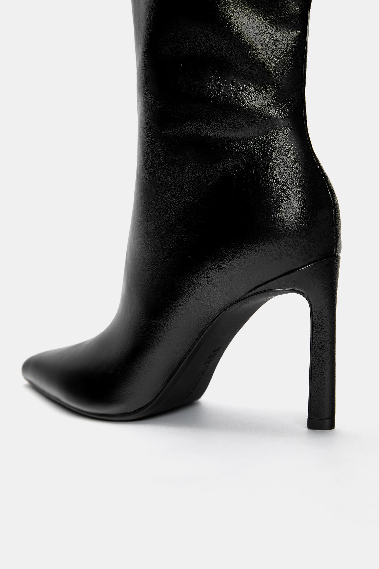 High-heel boots — Black