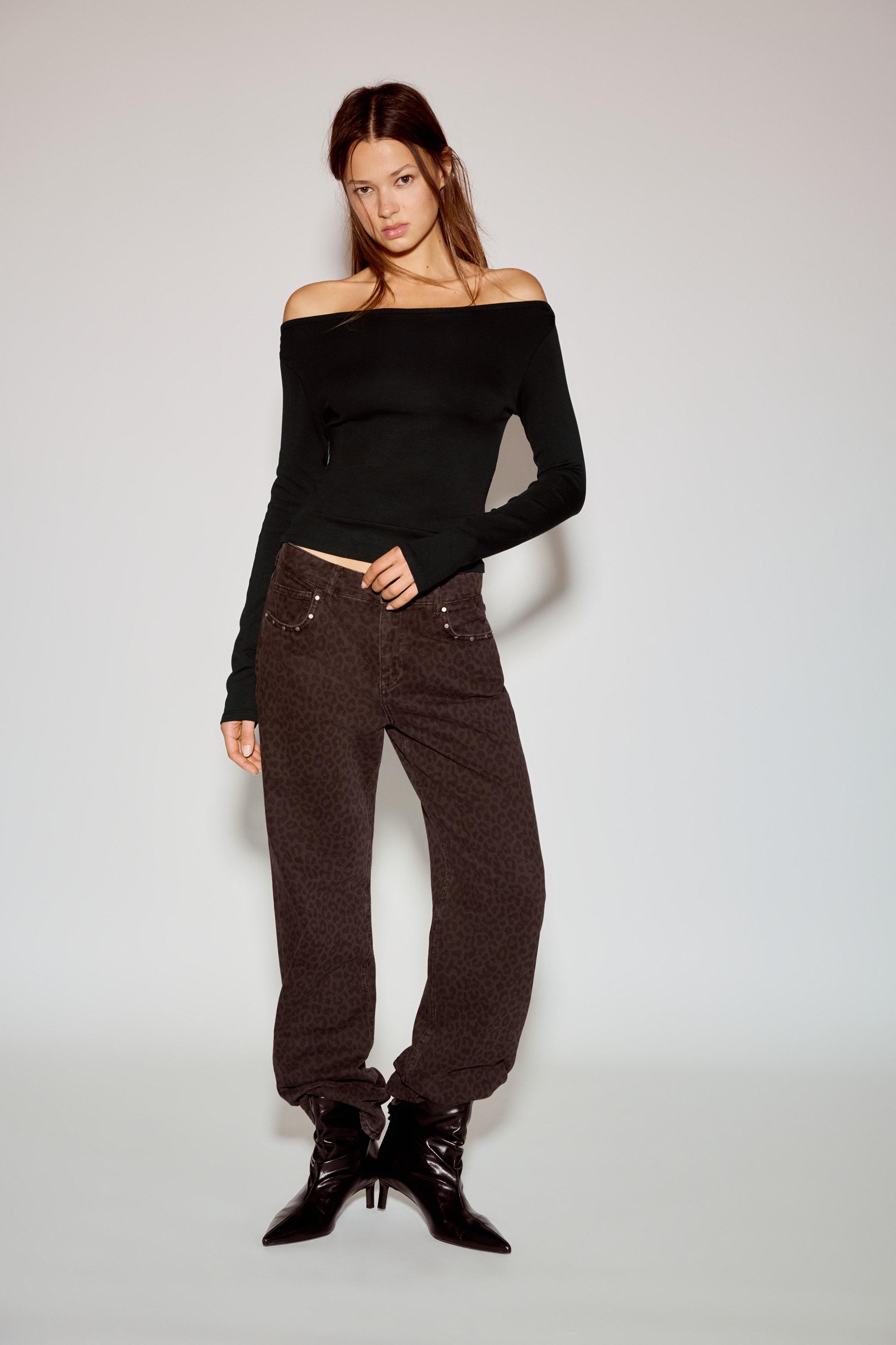 Uzun kollu geniş yaka t-shirt - Görsel 22