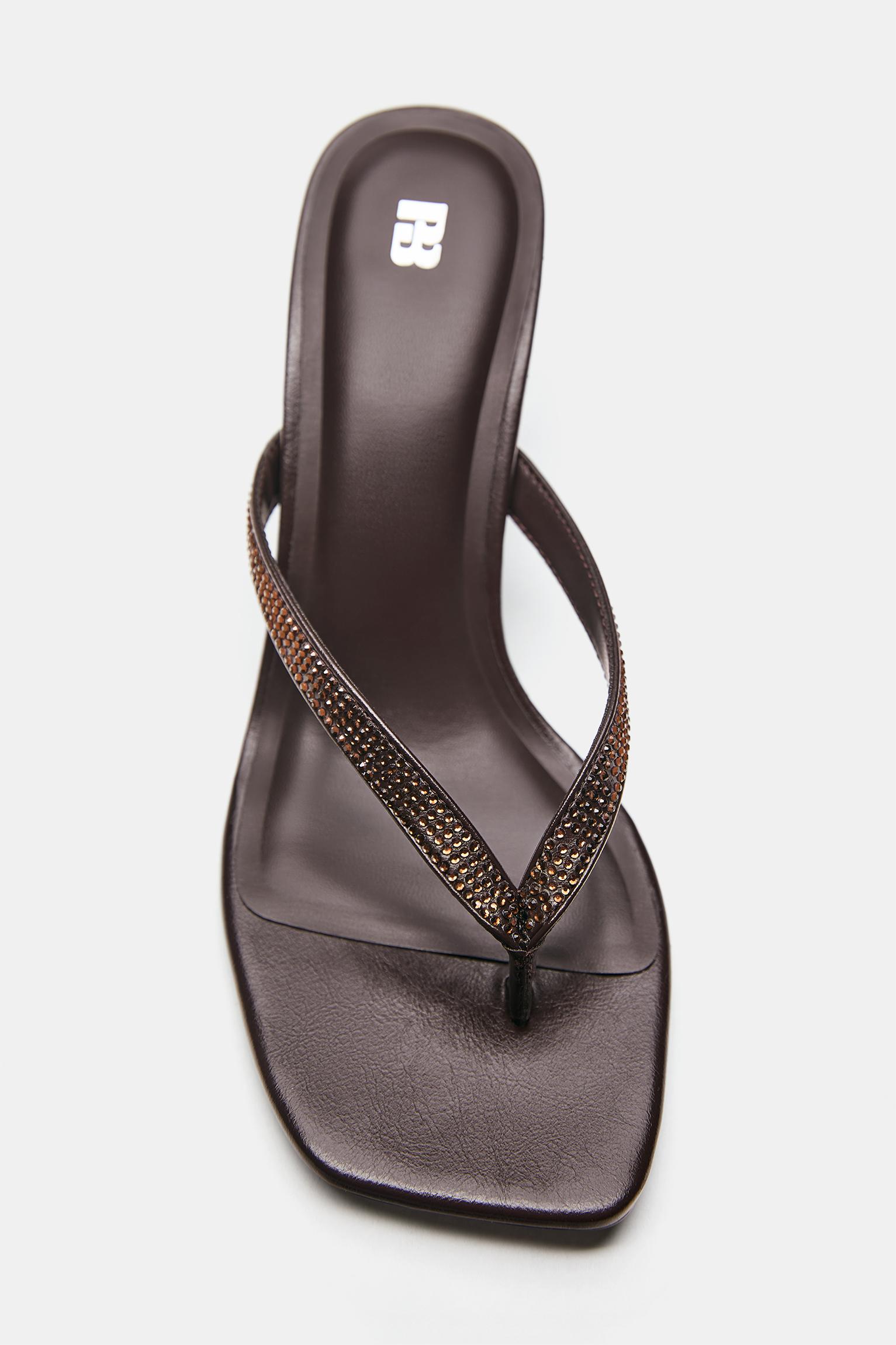 Heeled sandals with rhinestones — Maroon