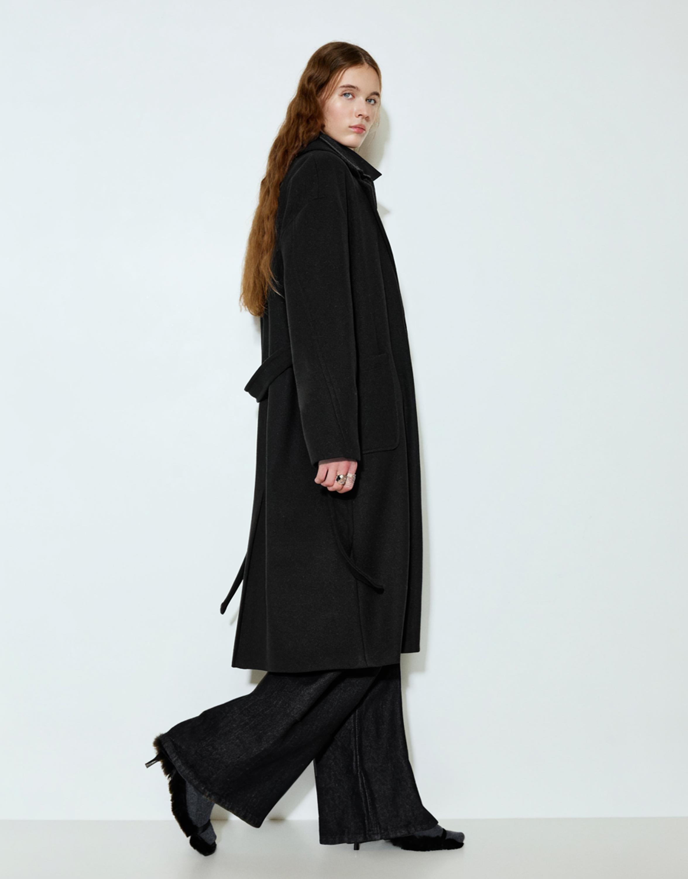 Long felt coat with belt — Black