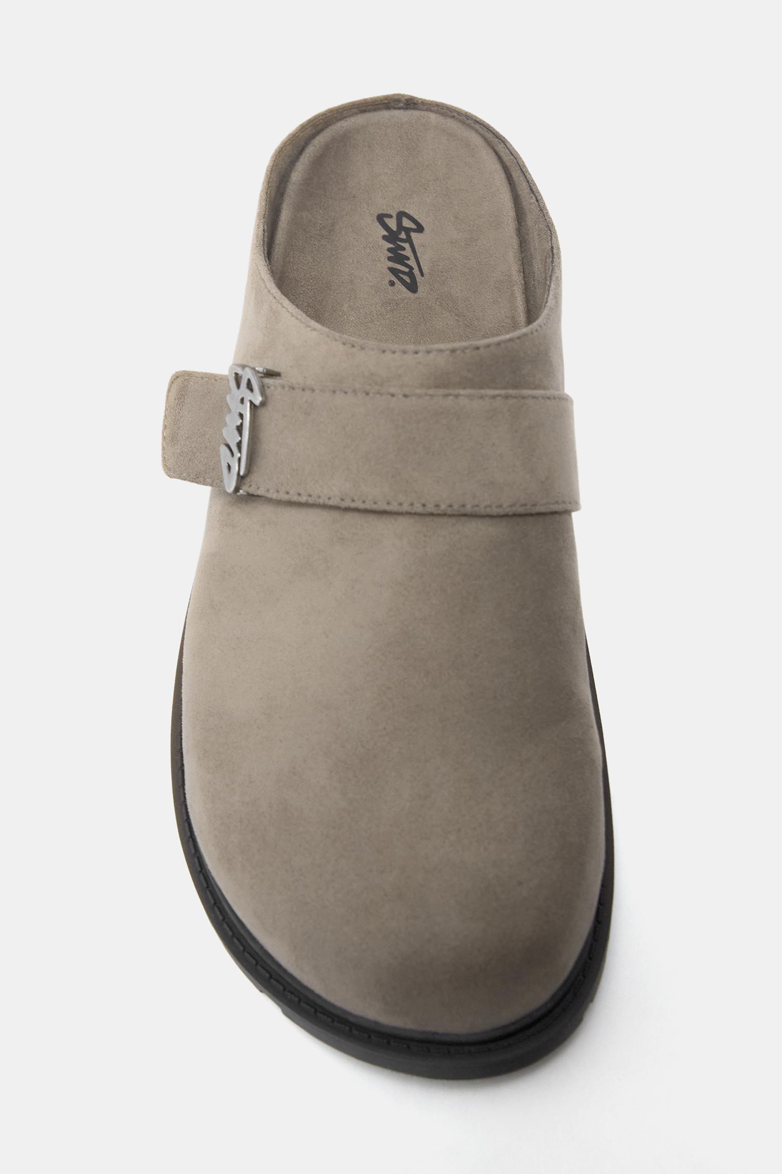 Clogs with STWD buckle — Grey