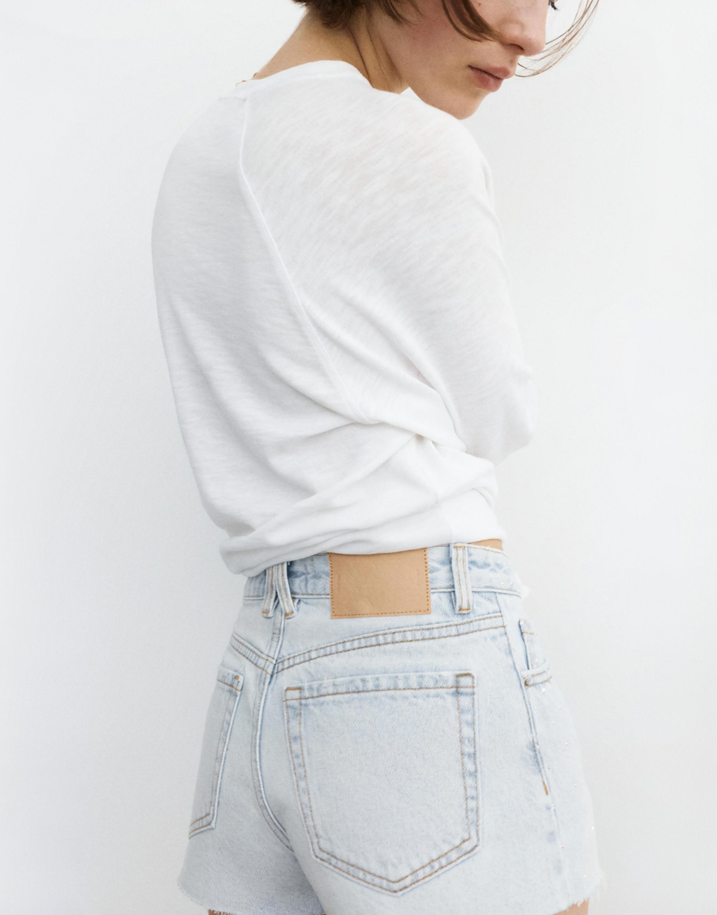 Mid-waist rhinestone denim shorts — Pale blue