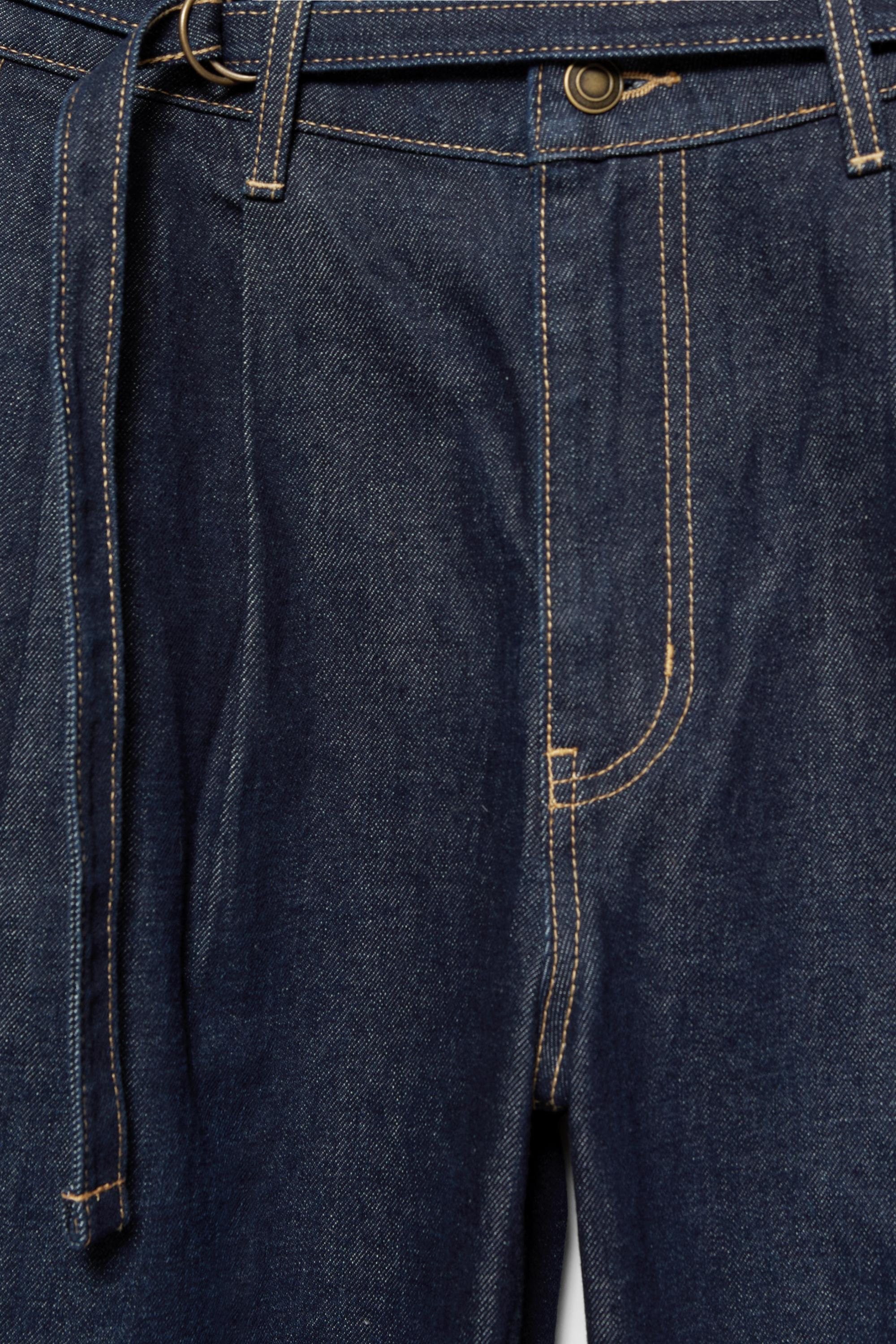Relaxed fit jeans with darts and belt — Navy