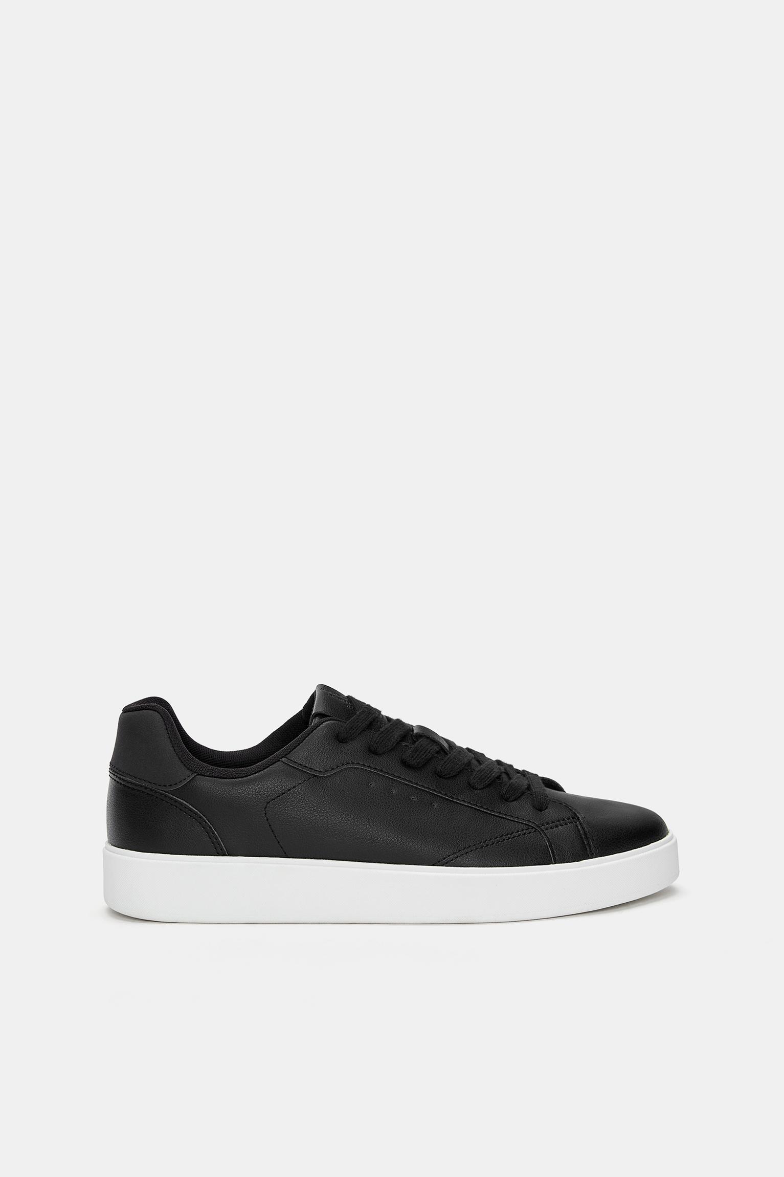 Casual trainers — Contrast