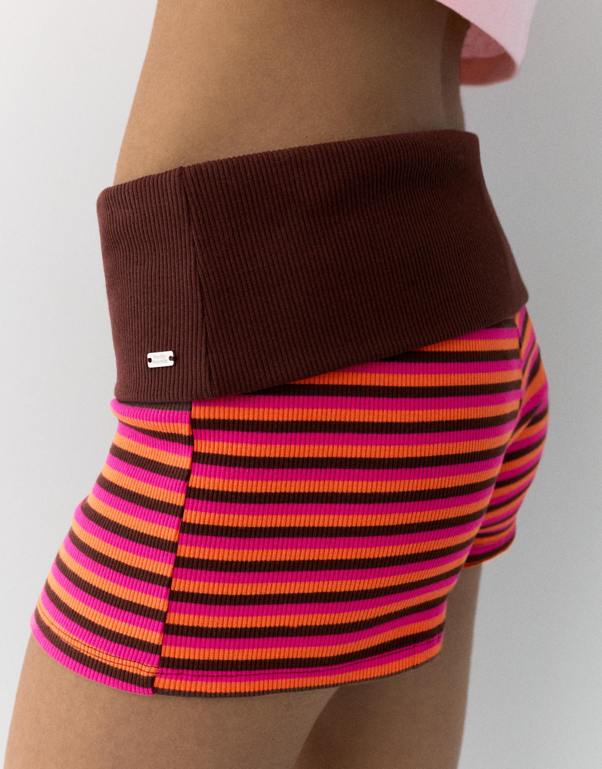 Striped knit shorts — Brown