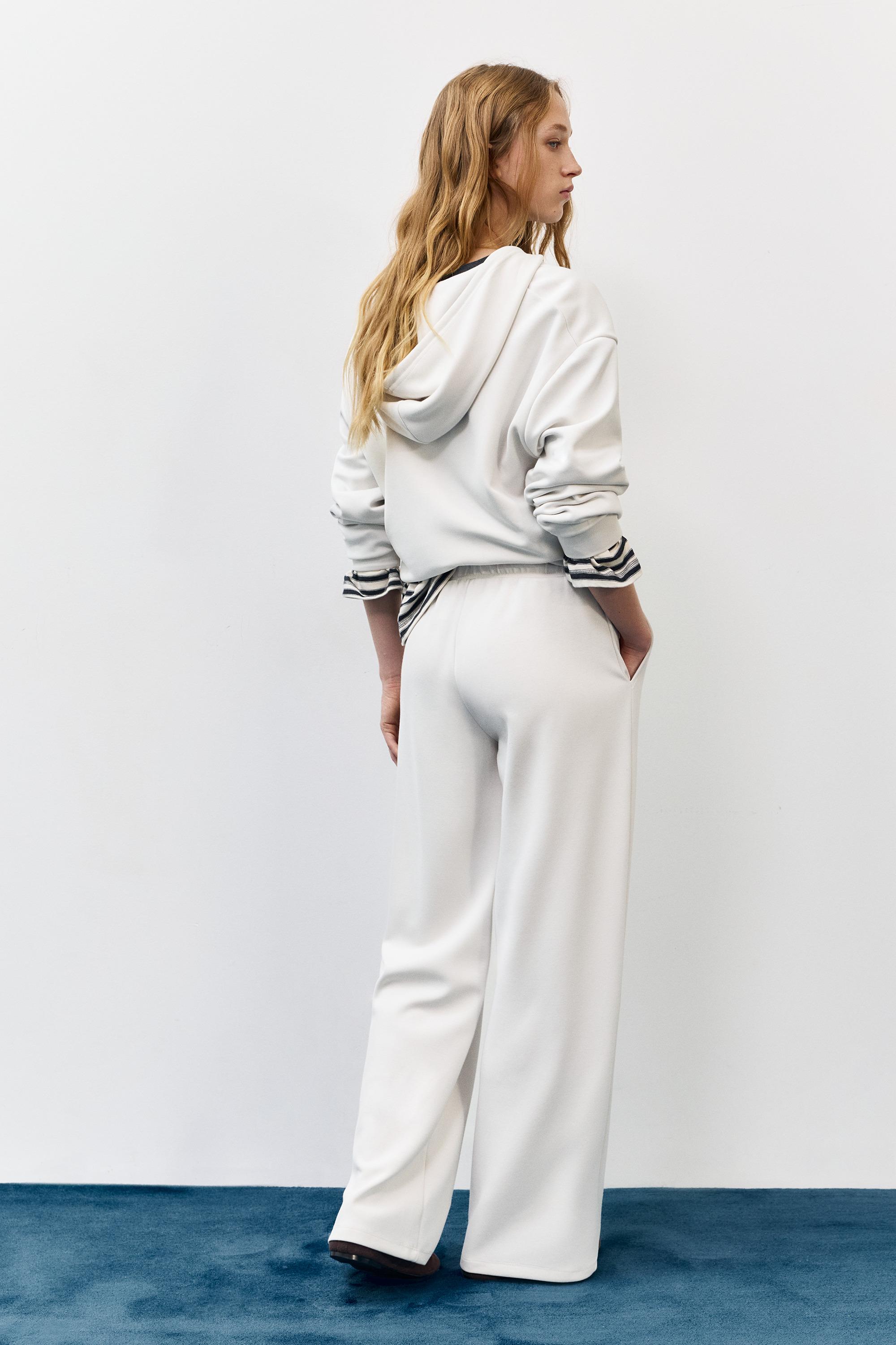 Yumuşak dokunuşlu geniş paça pantolon - Görsel 138