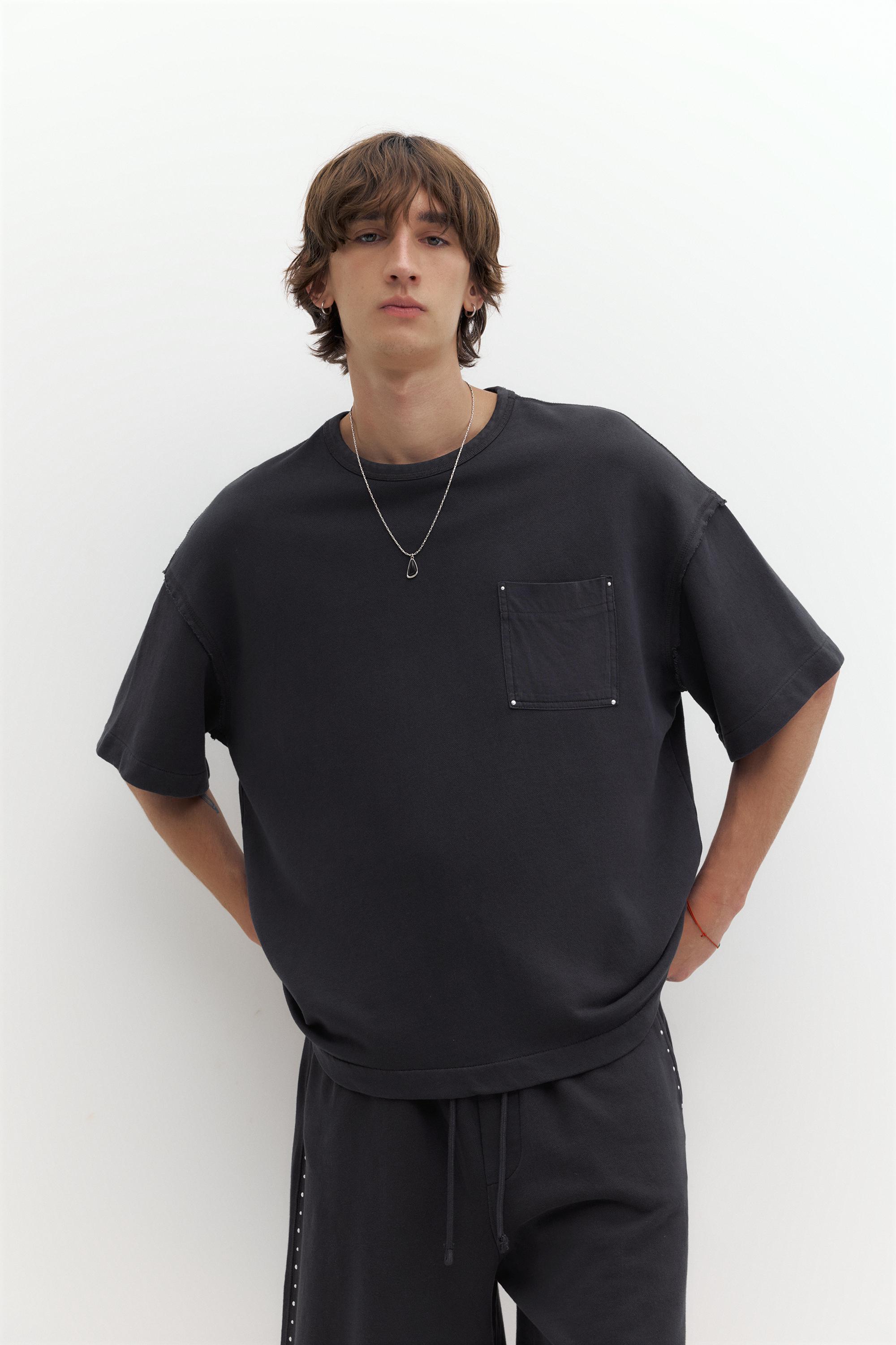 Oversize T-shirt with stud pocket — Anthracite grey