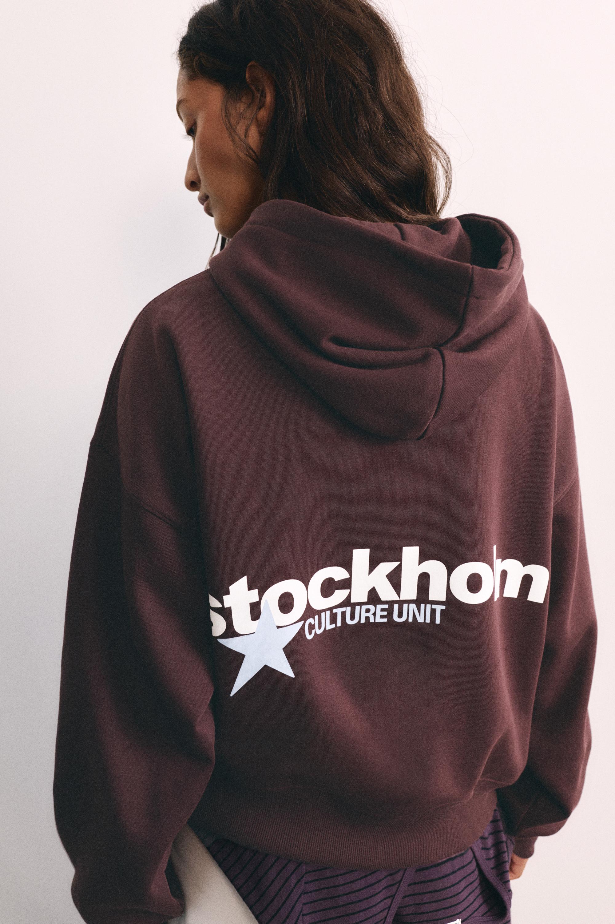 Graphic hoodie — Maroon