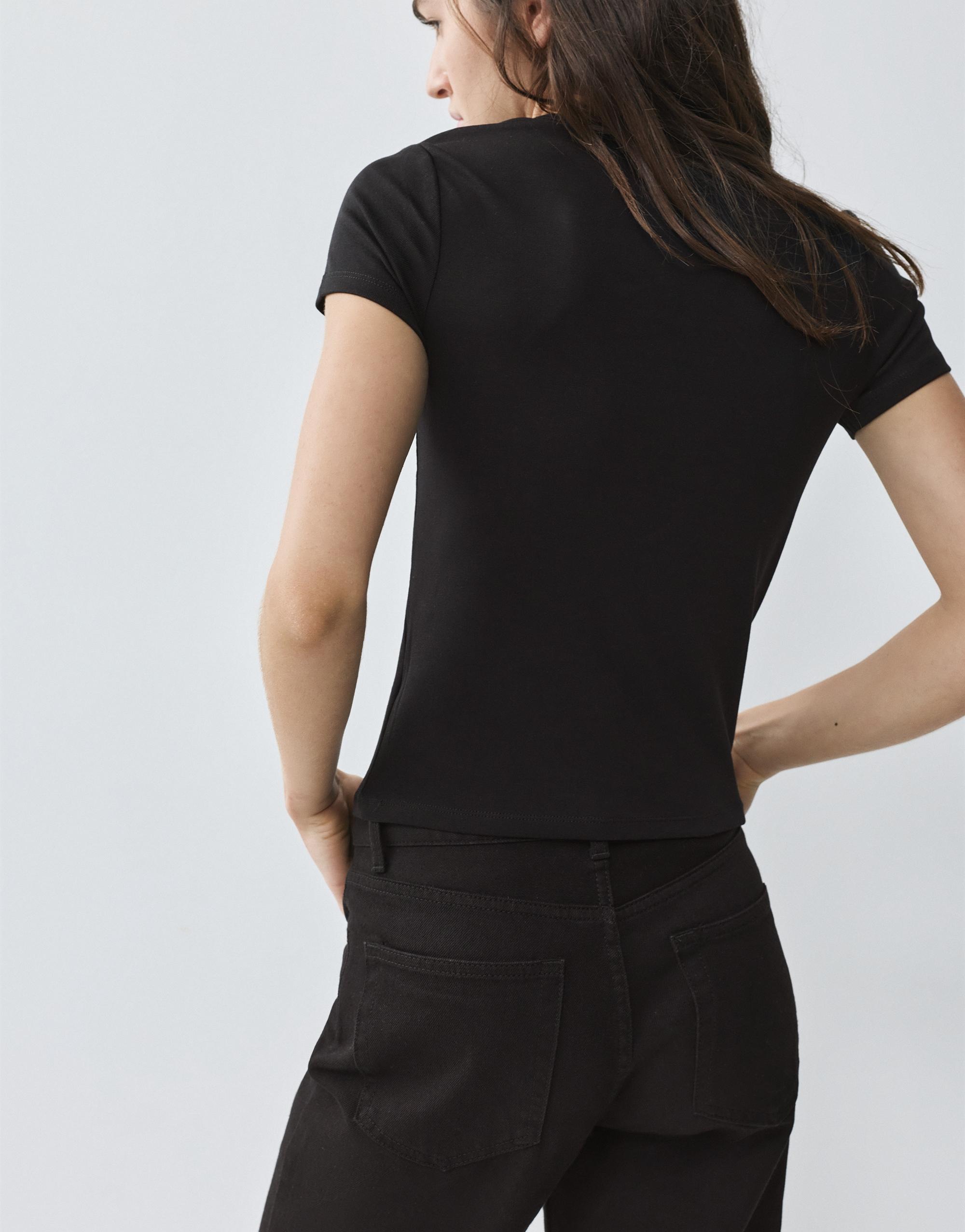 Fitted short sleeve T-shirt — Black