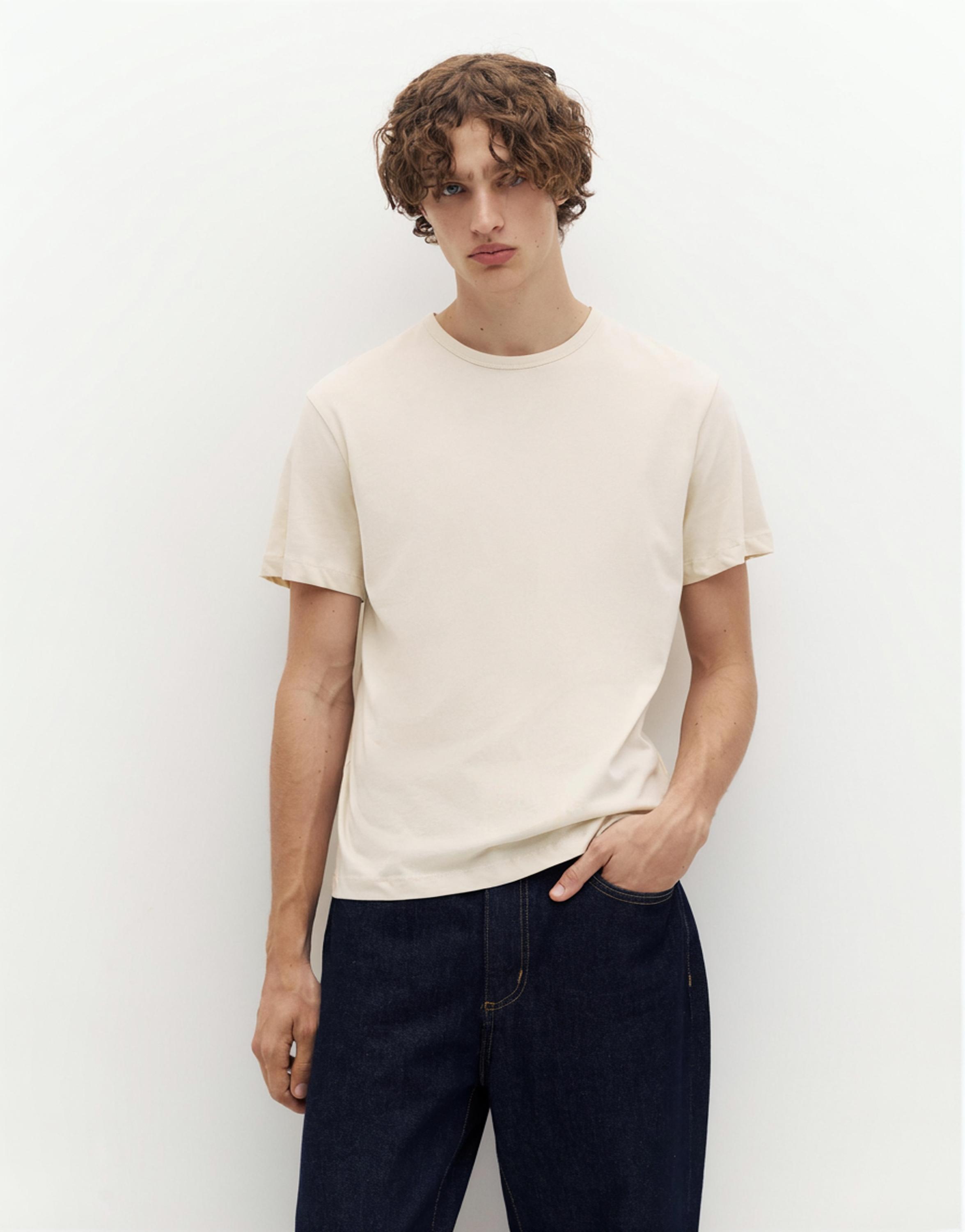 Slim fit basic T-shirt — Butter