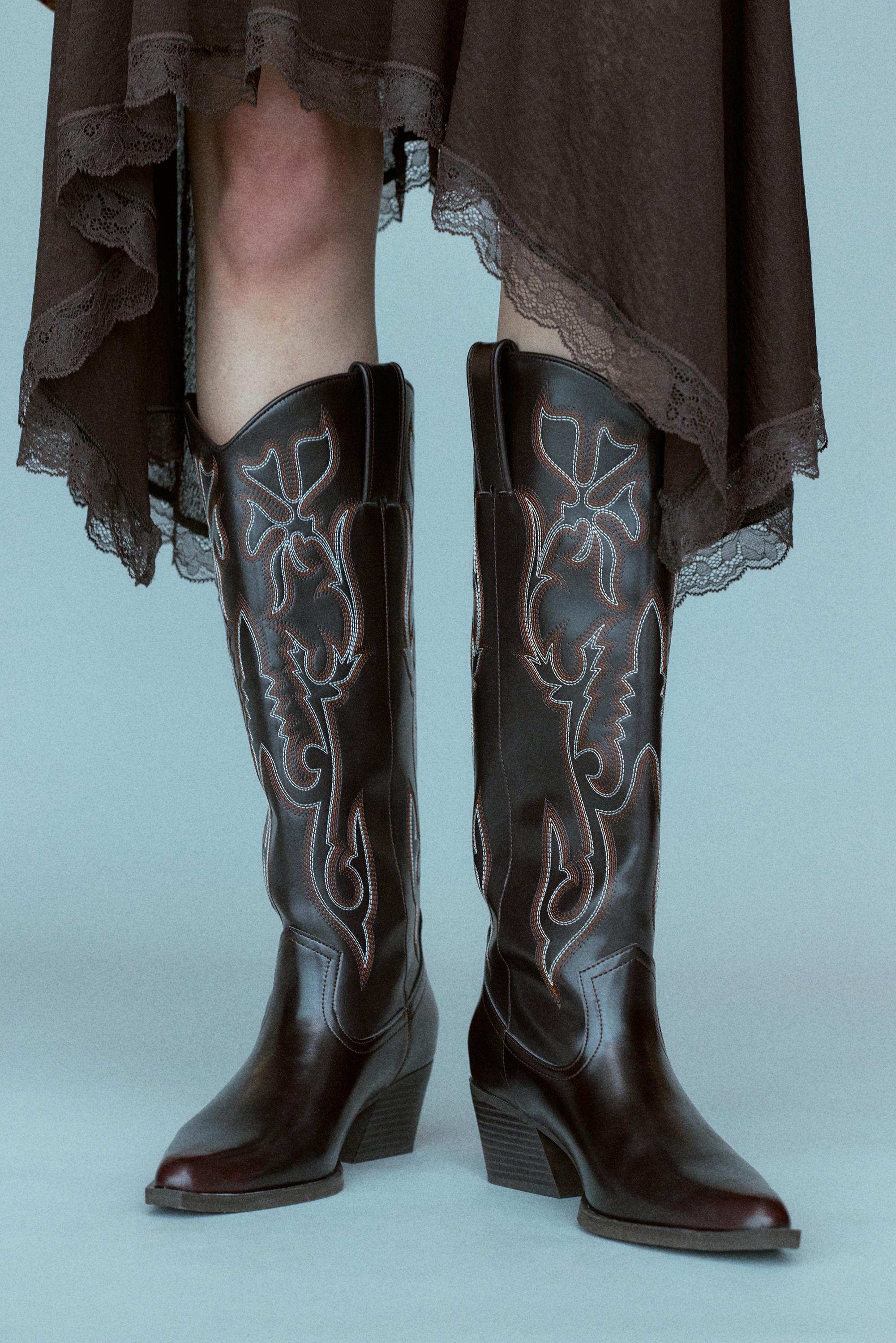 cowboy boots — Maroon