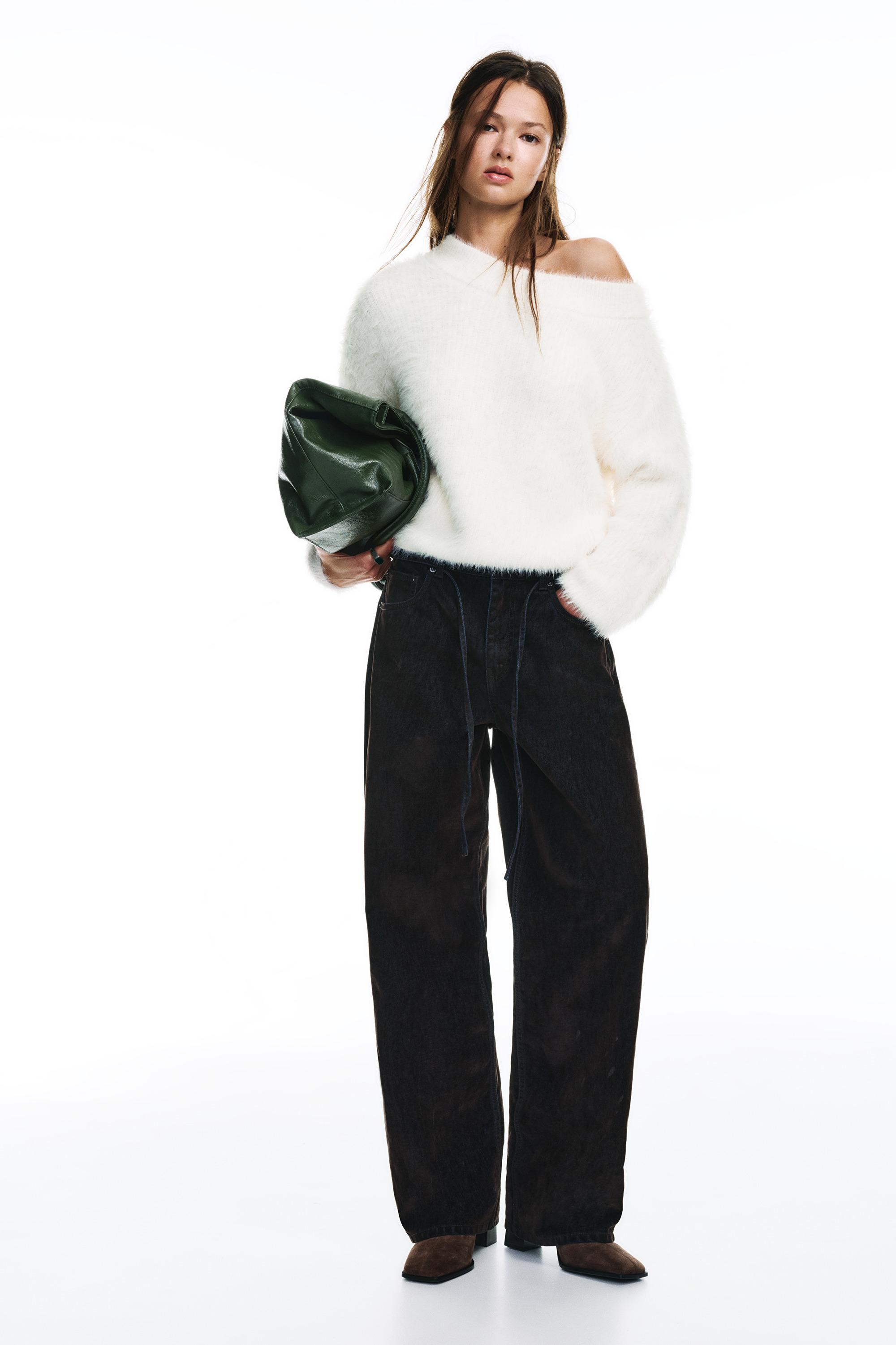 Asymmetric faux fur sweater — Ecru